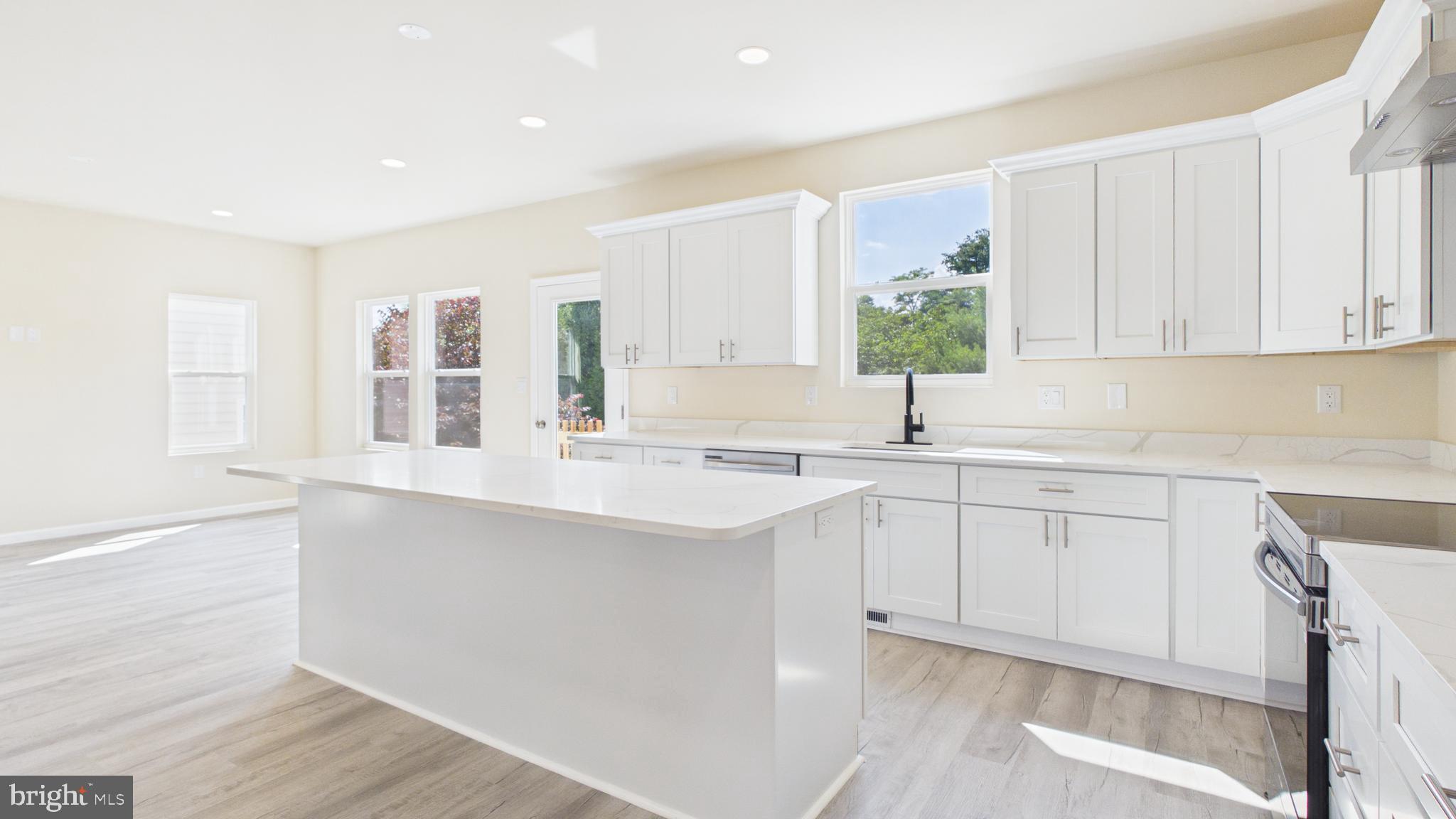 EDINBURG SQUARE - Residential