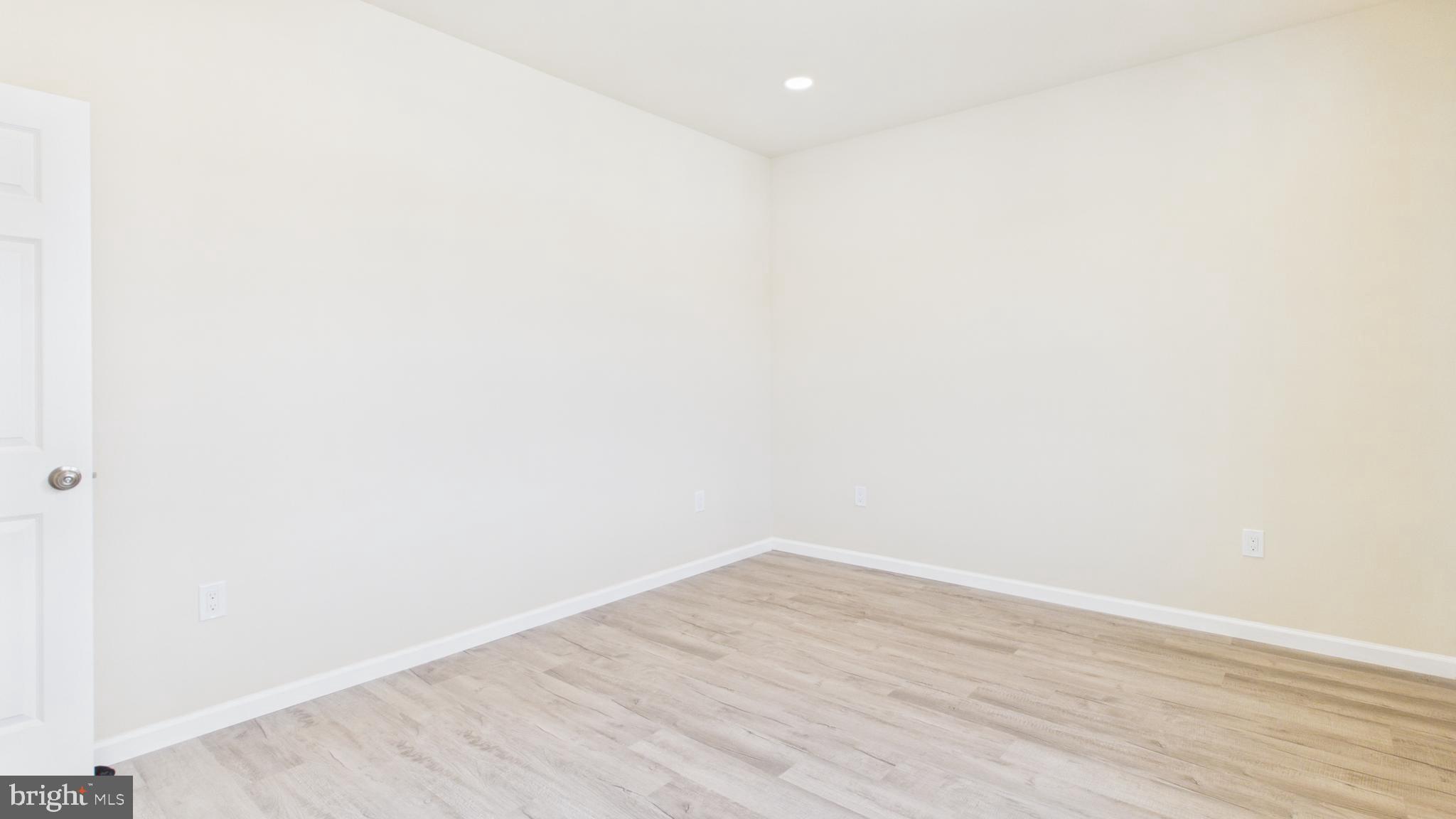 EDINBURG SQUARE - Residential
