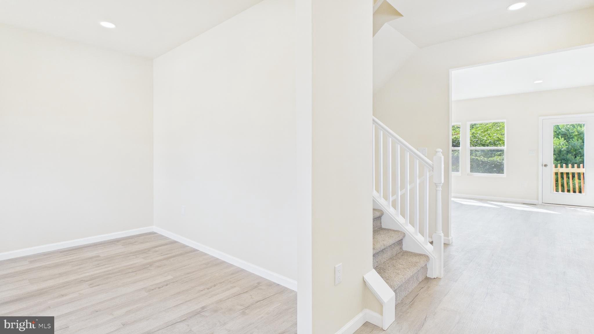 EDINBURG SQUARE - Residential