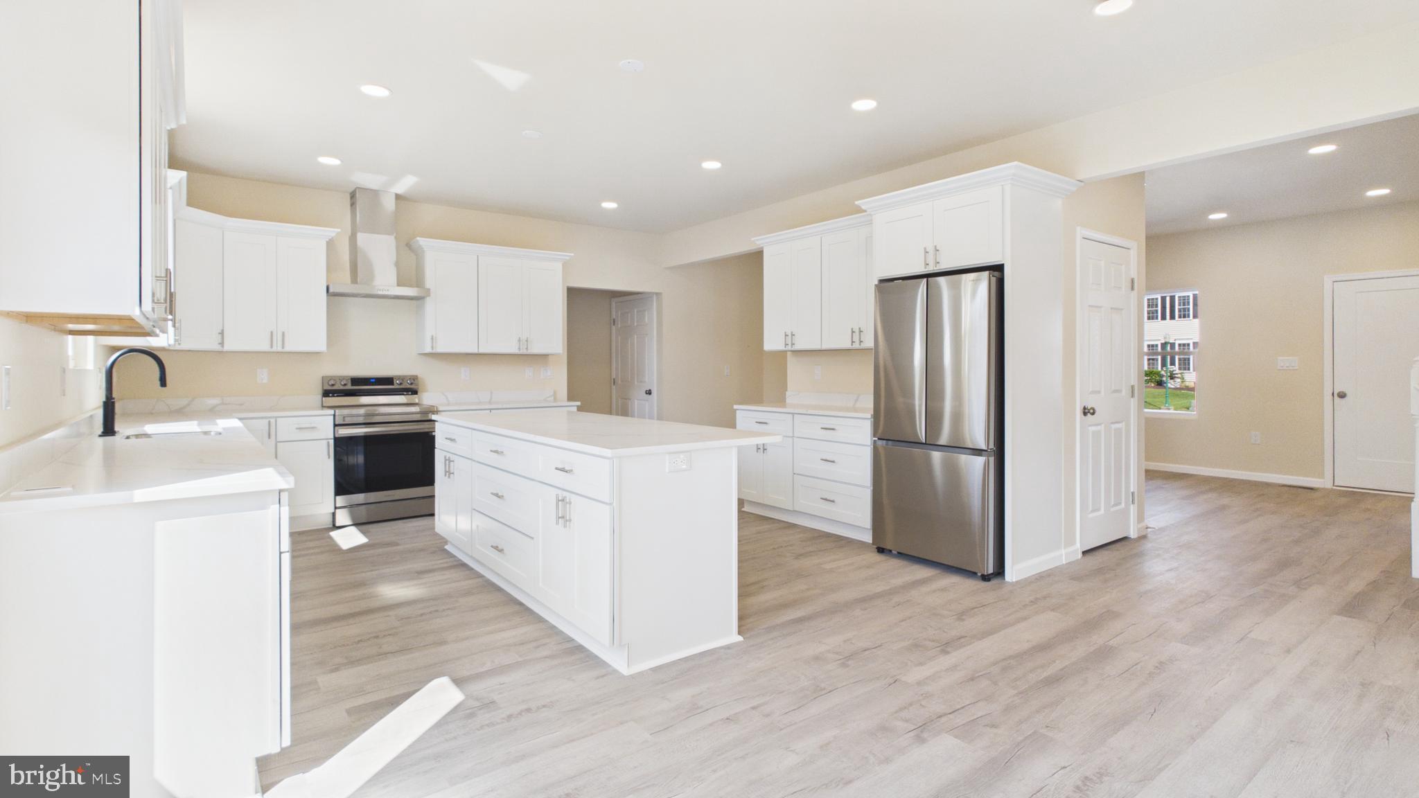 EDINBURG SQUARE - Residential