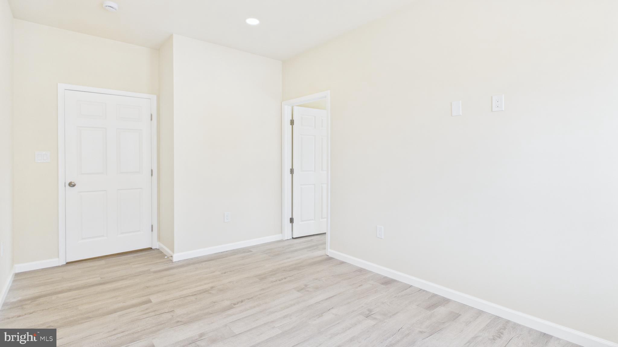 EDINBURG SQUARE - Residential