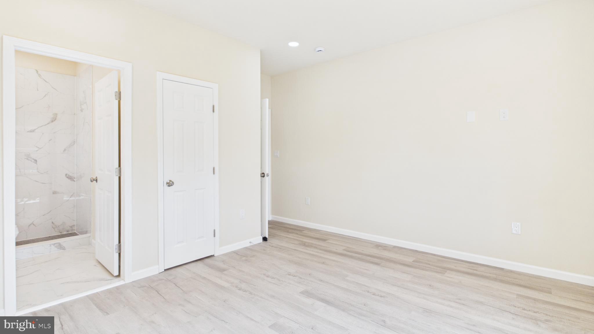 EDINBURG SQUARE - Residential