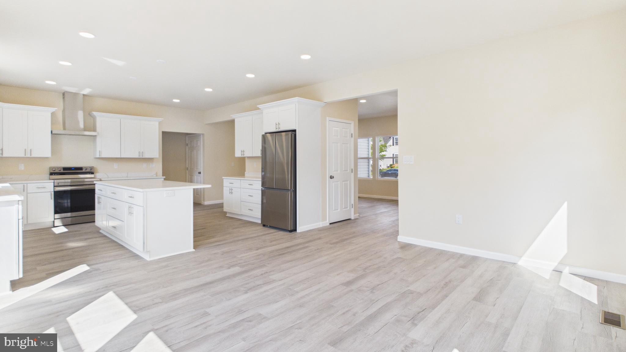 EDINBURG SQUARE - Residential