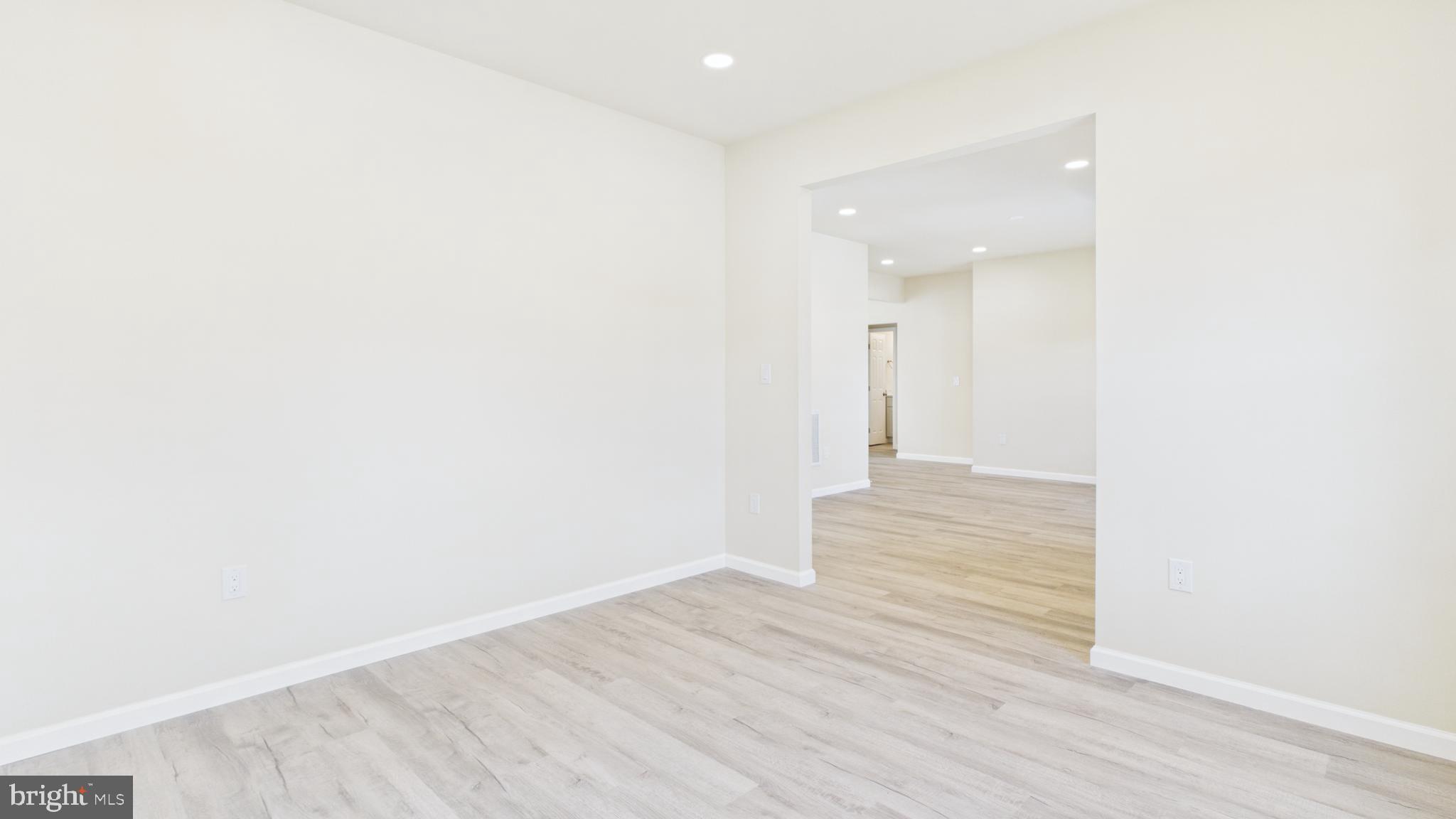 EDINBURG SQUARE - Residential