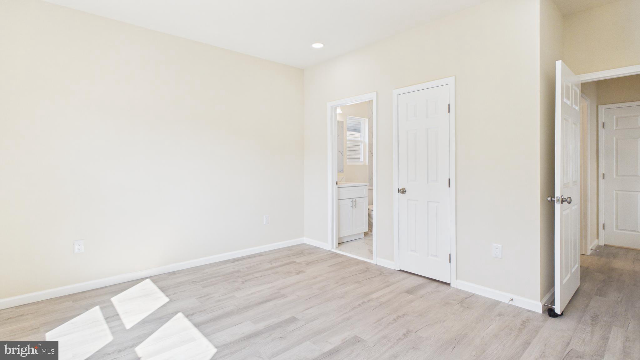 EDINBURG SQUARE - Residential