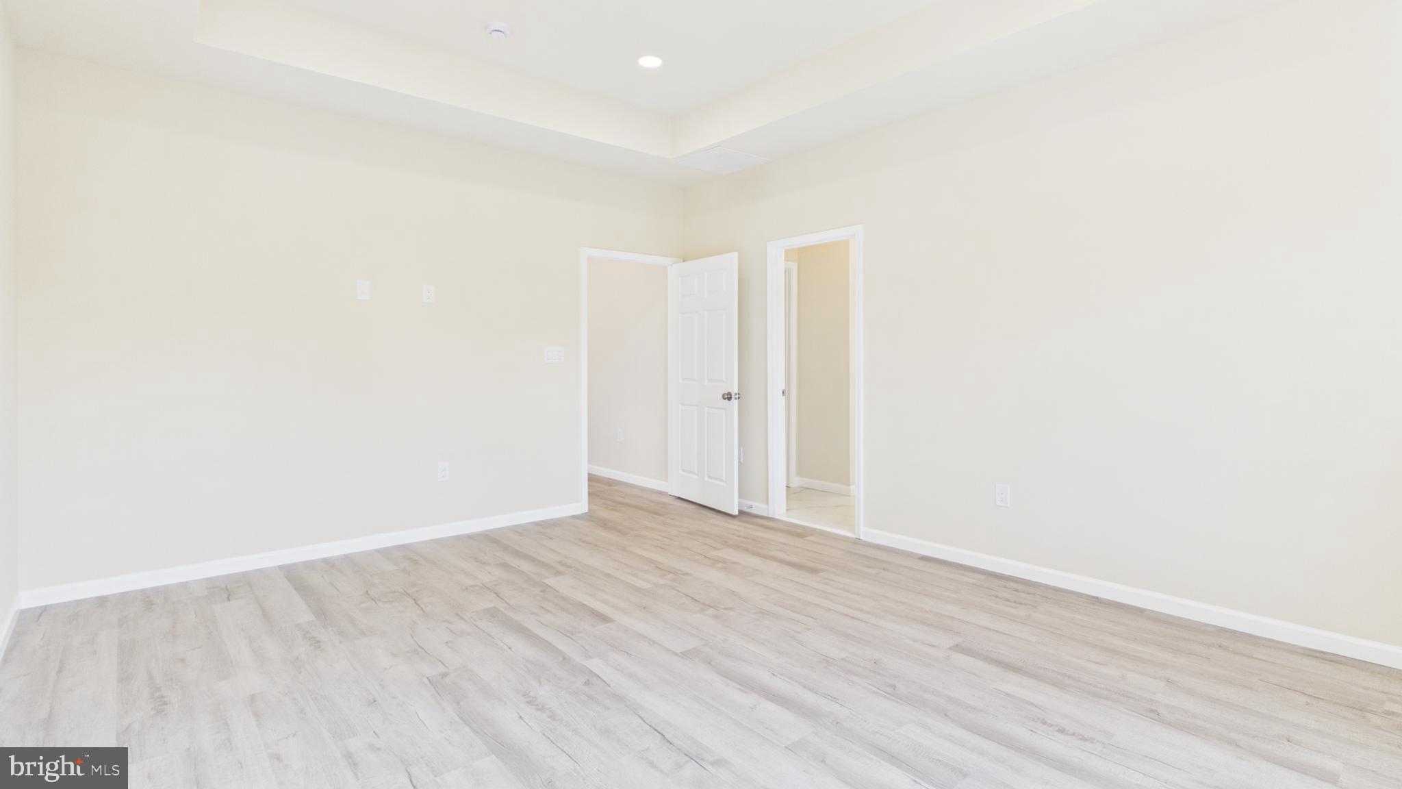 EDINBURG SQUARE - Residential