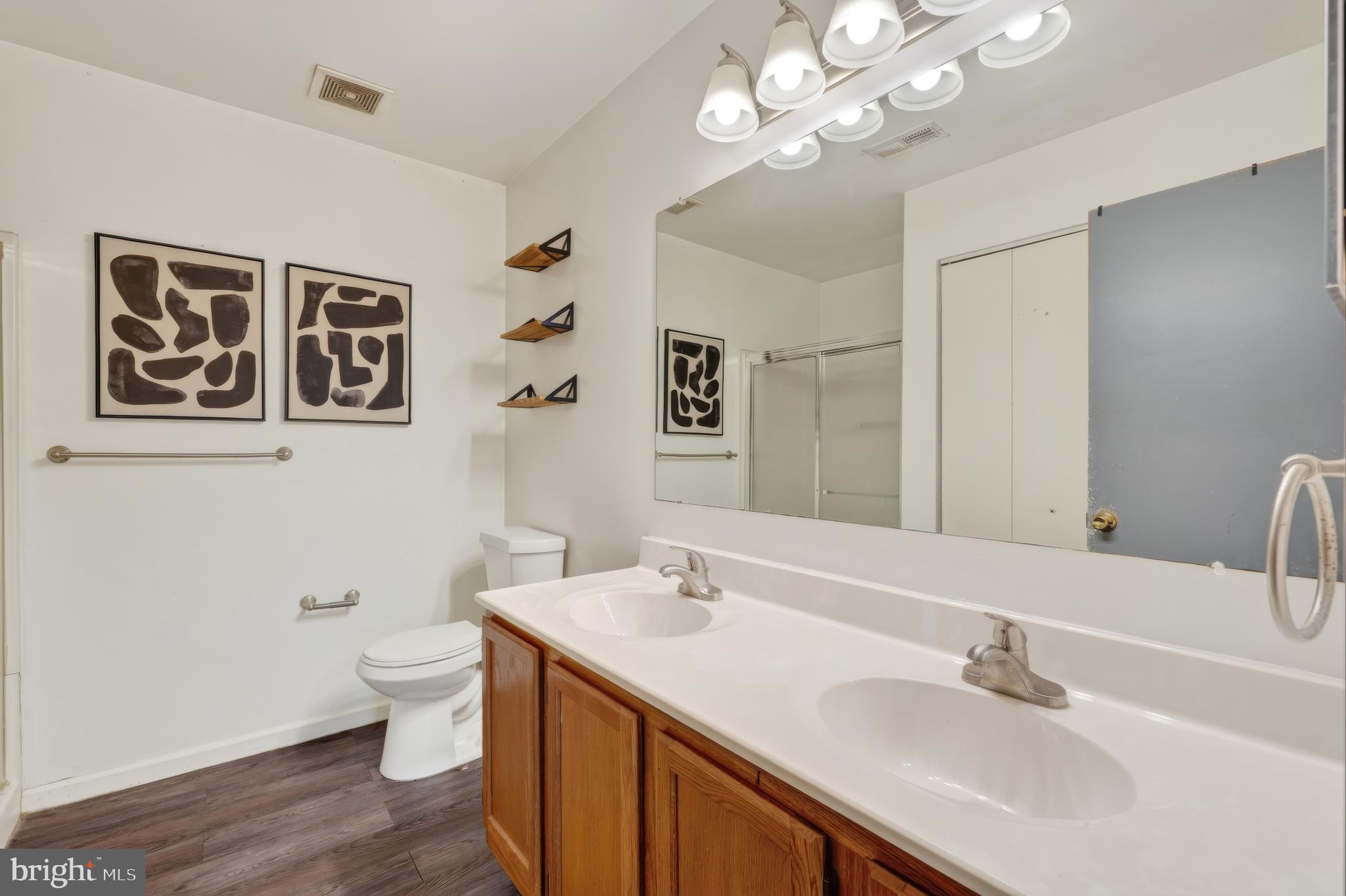 ASHTON CONDO - Residential