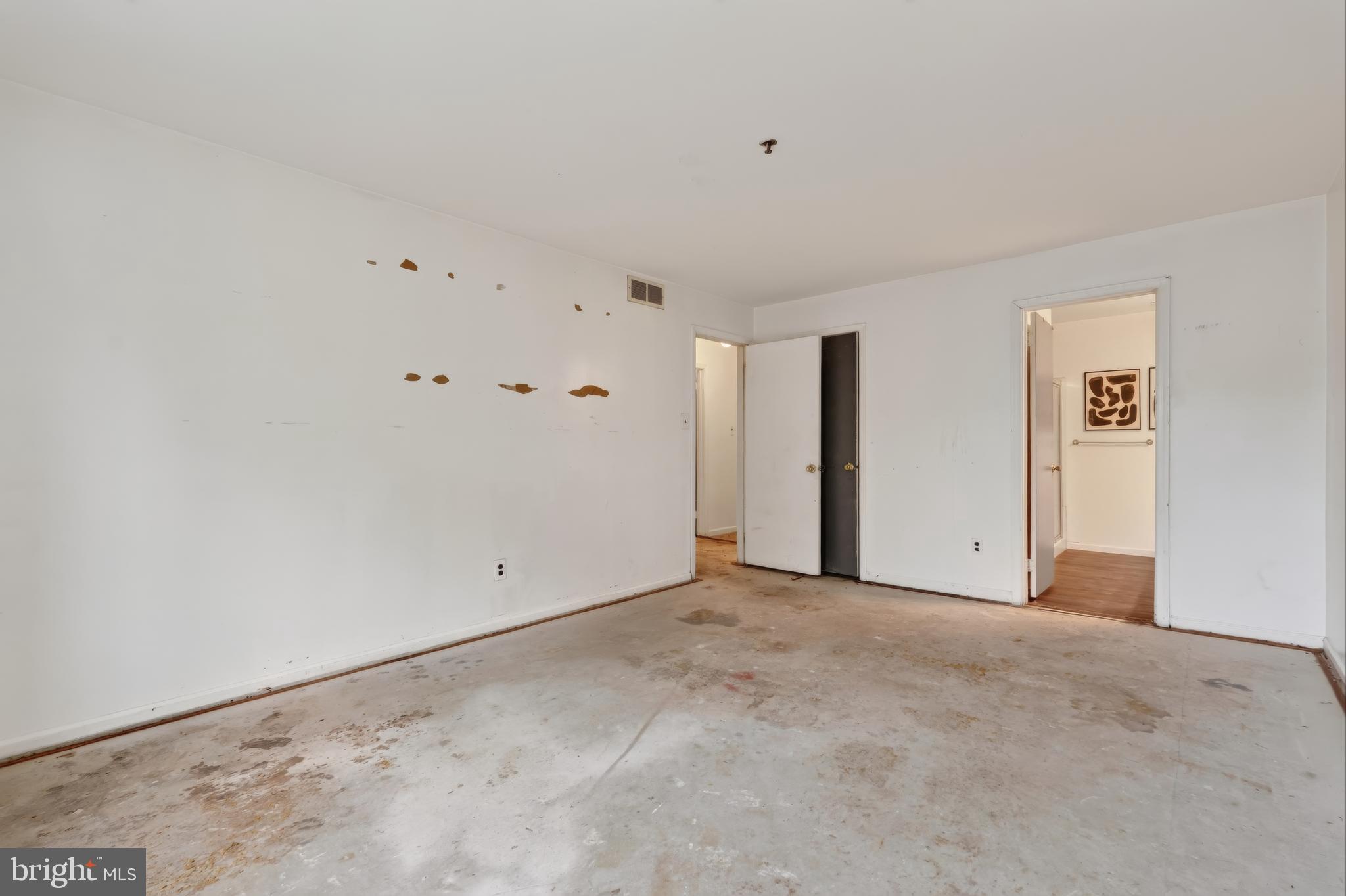 ASHTON CONDO - Residential