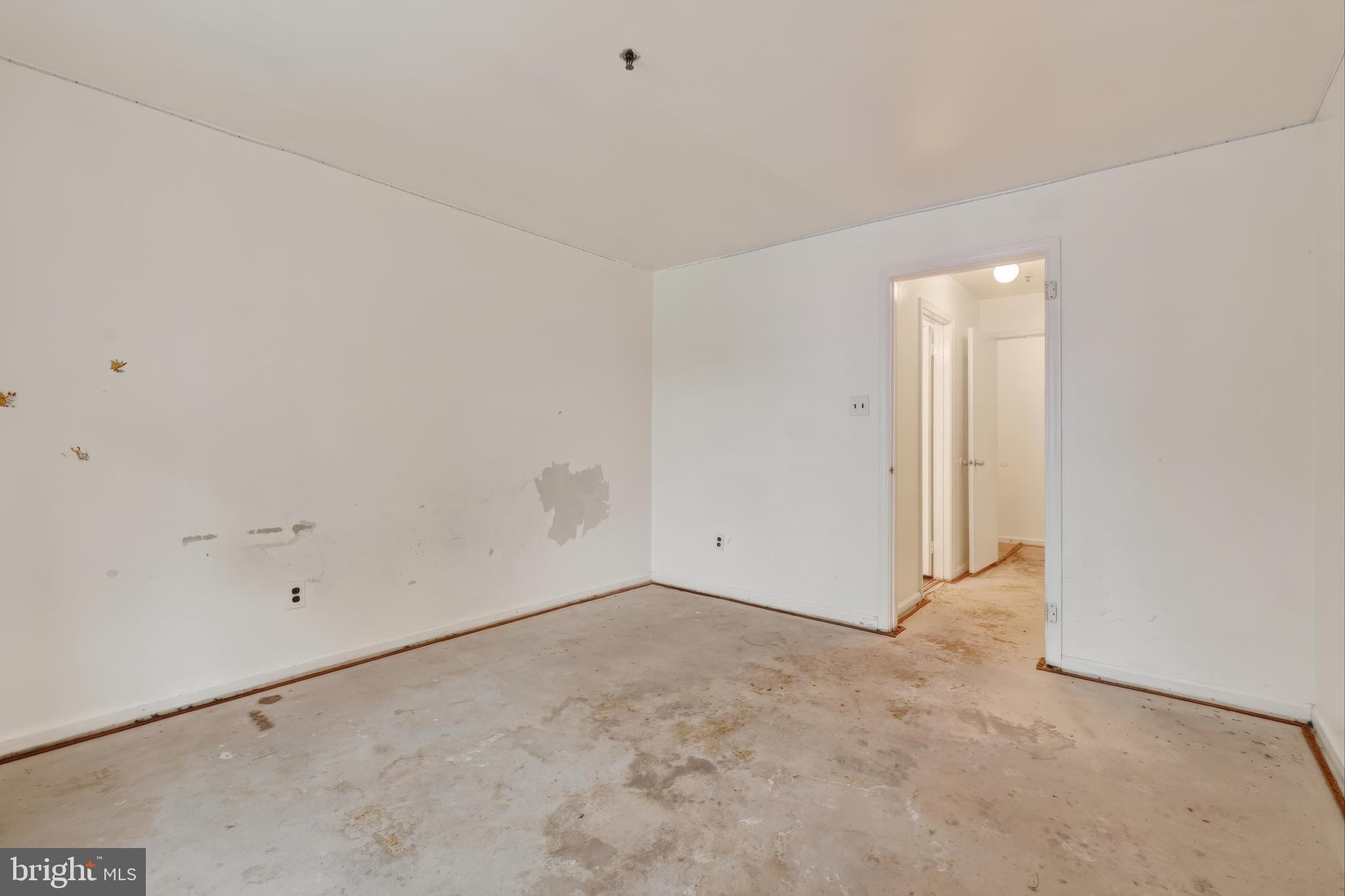 ASHTON CONDO - Residential