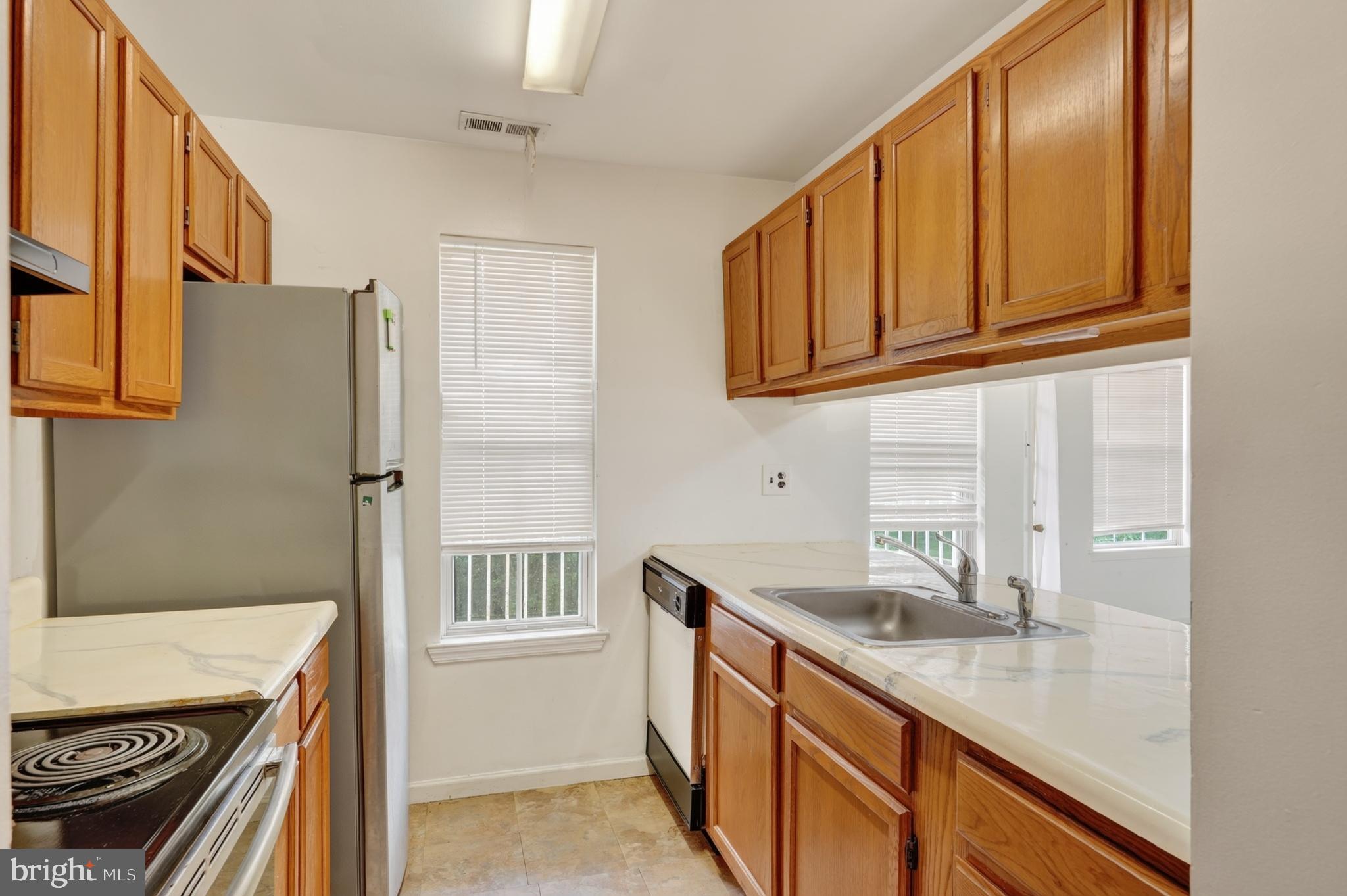 ASHTON CONDO - Residential