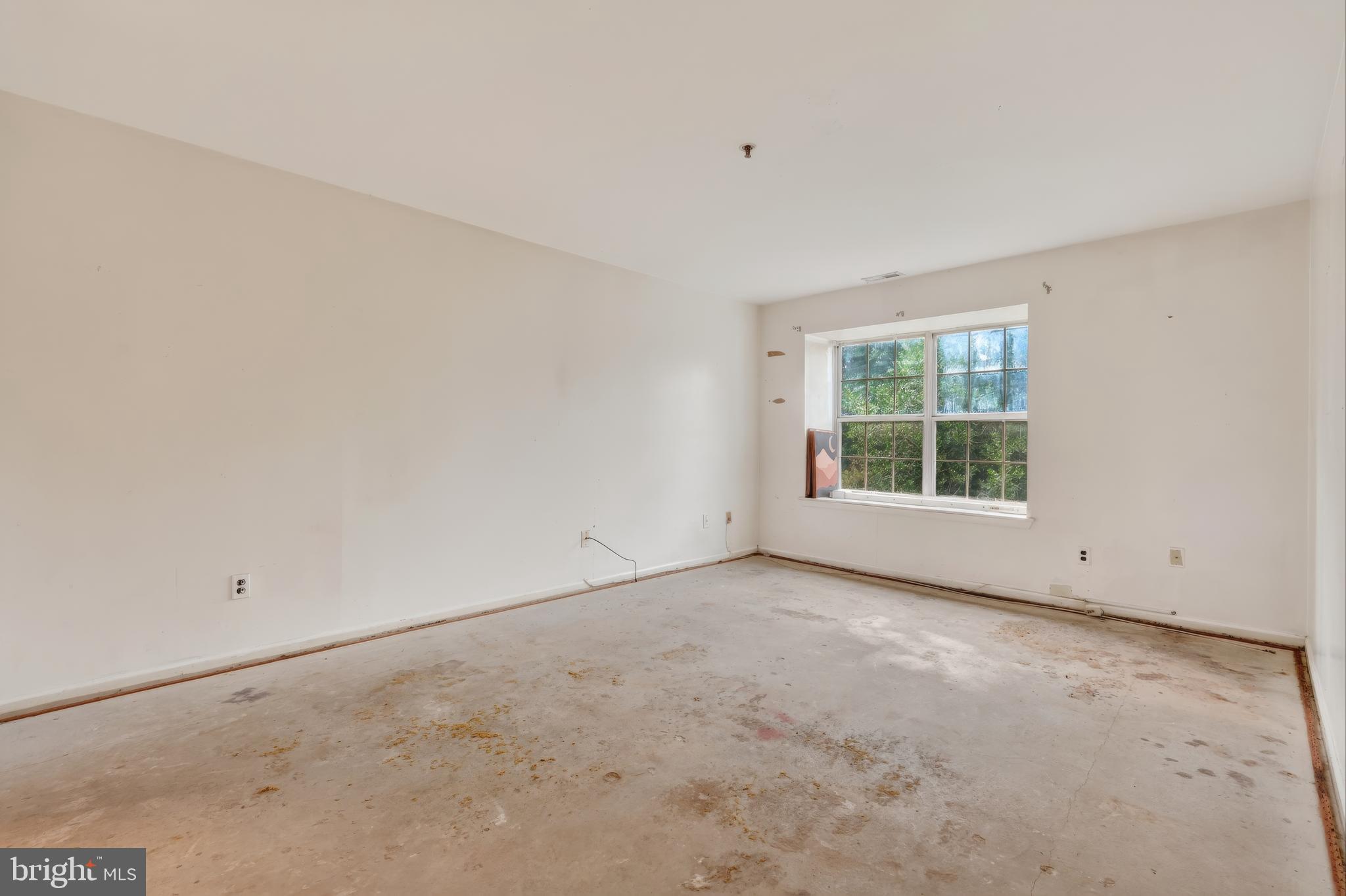 ASHTON CONDO - Residential