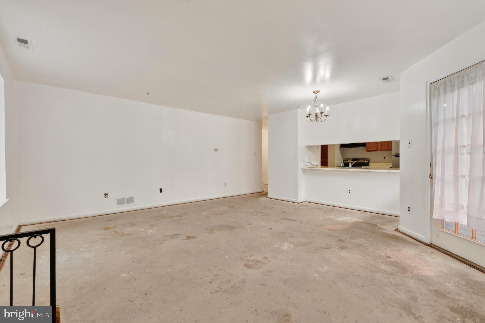 ASHTON CONDO - Residential