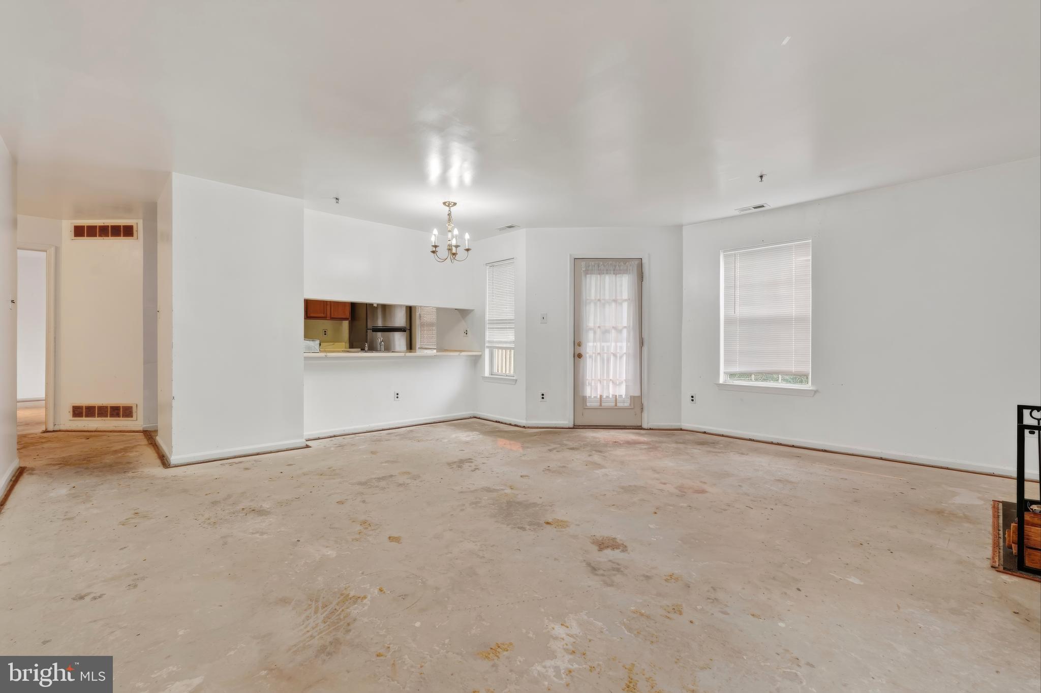 ASHTON CONDO - Residential