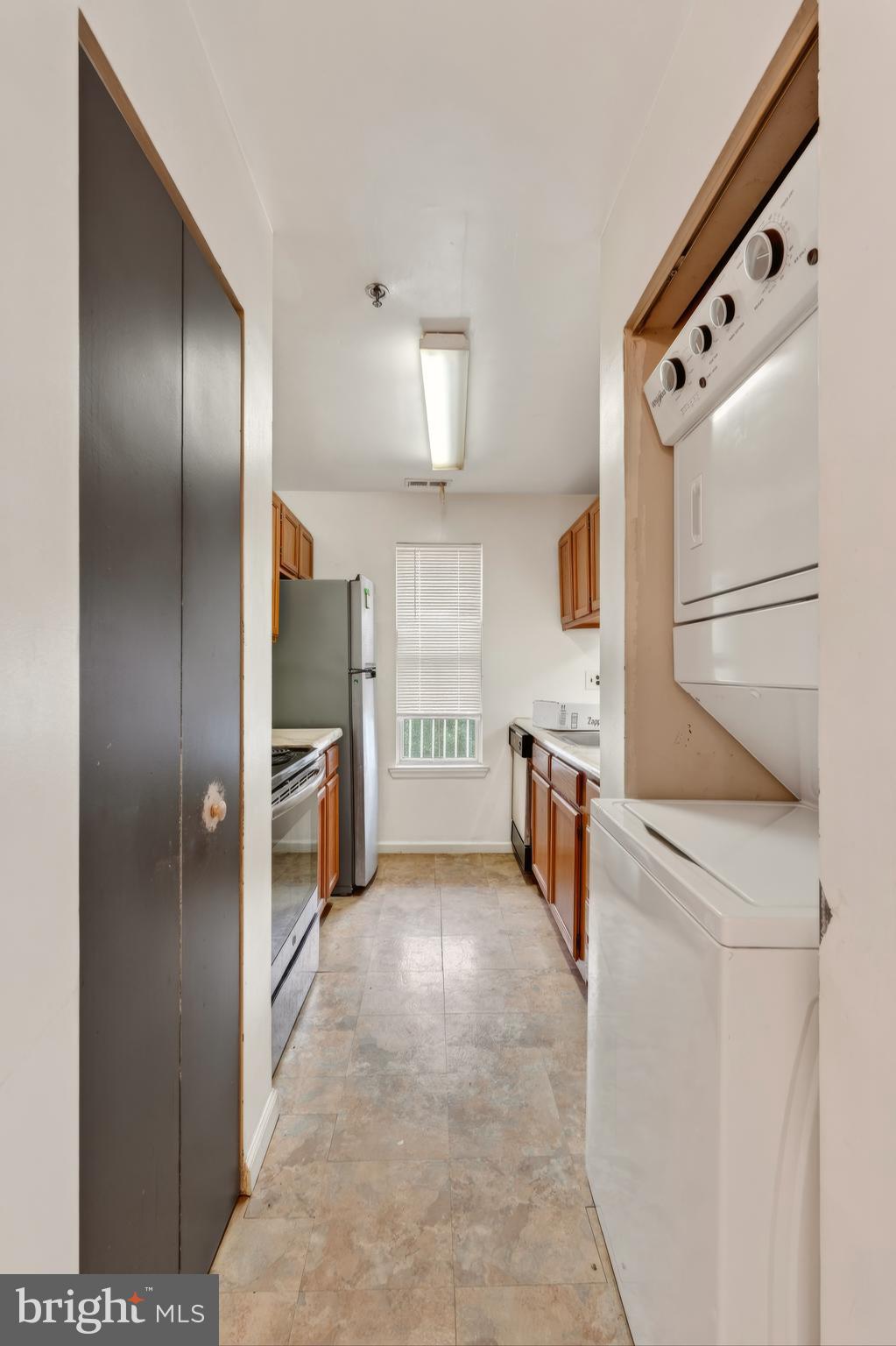 ASHTON CONDO - Residential