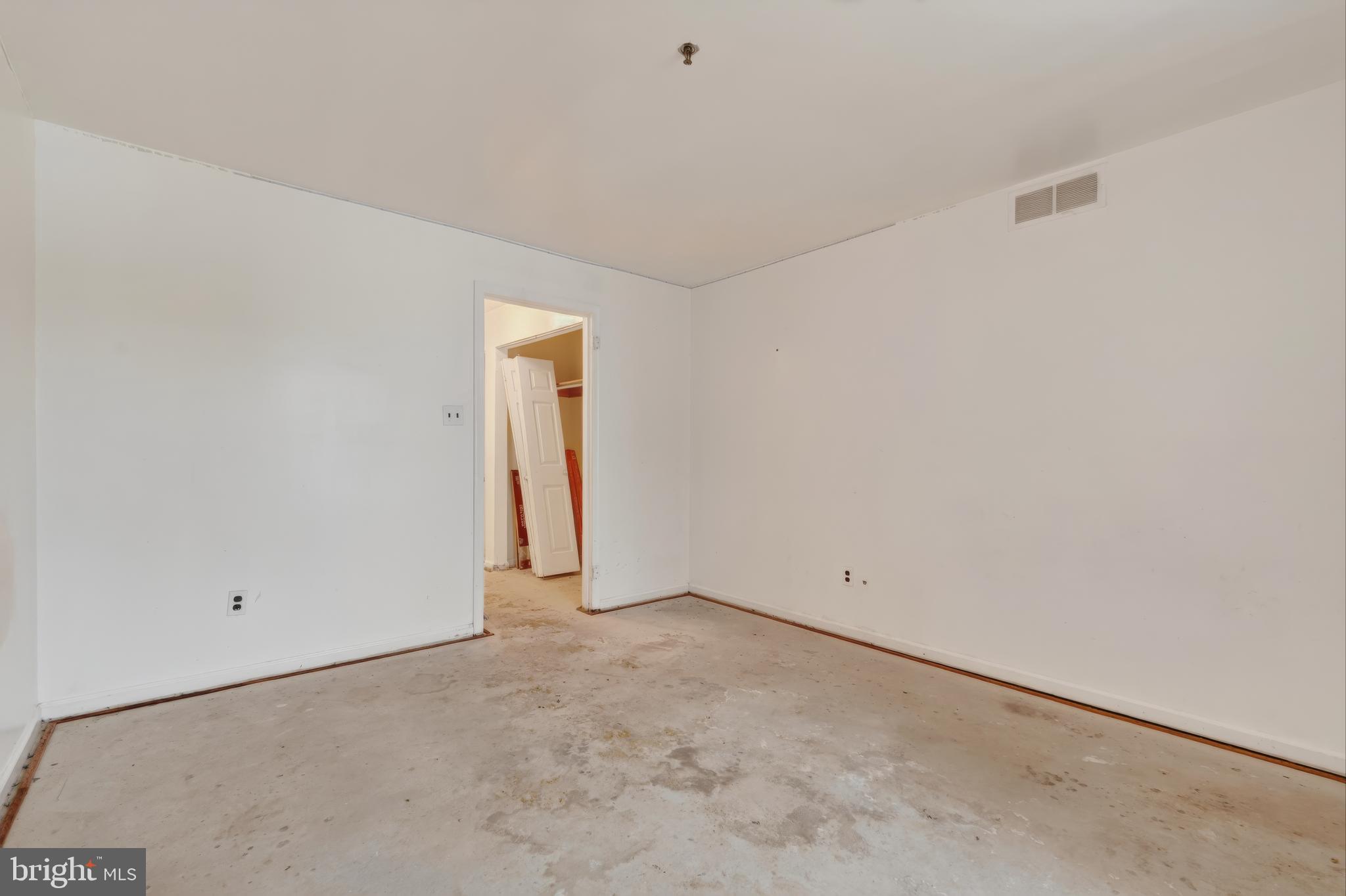 ASHTON CONDO - Residential