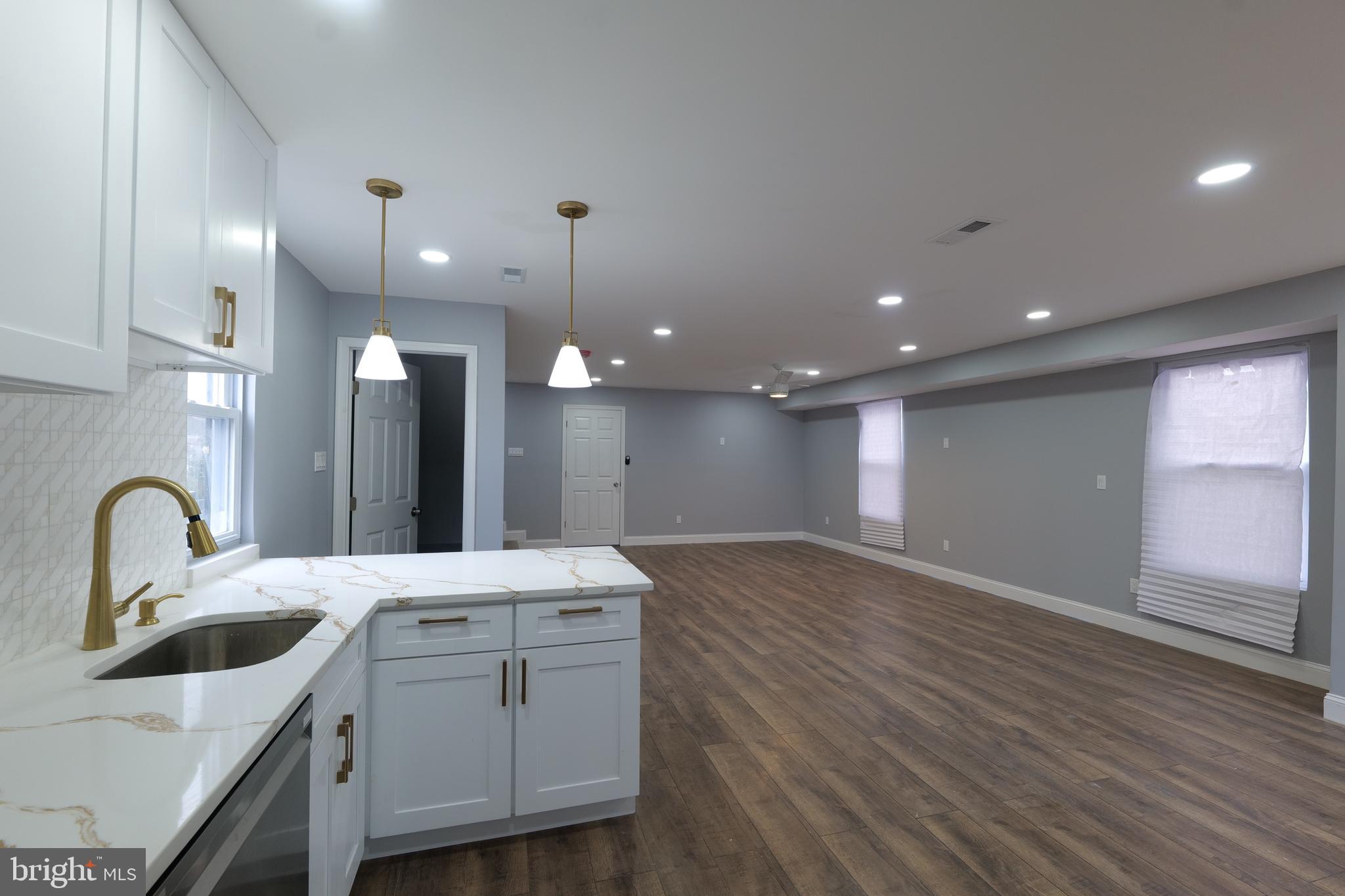 KENILWORTH PARK - Residential
