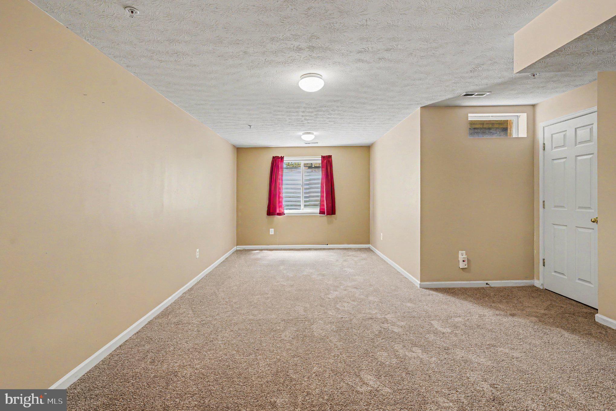 SENECA POINTE - Residential