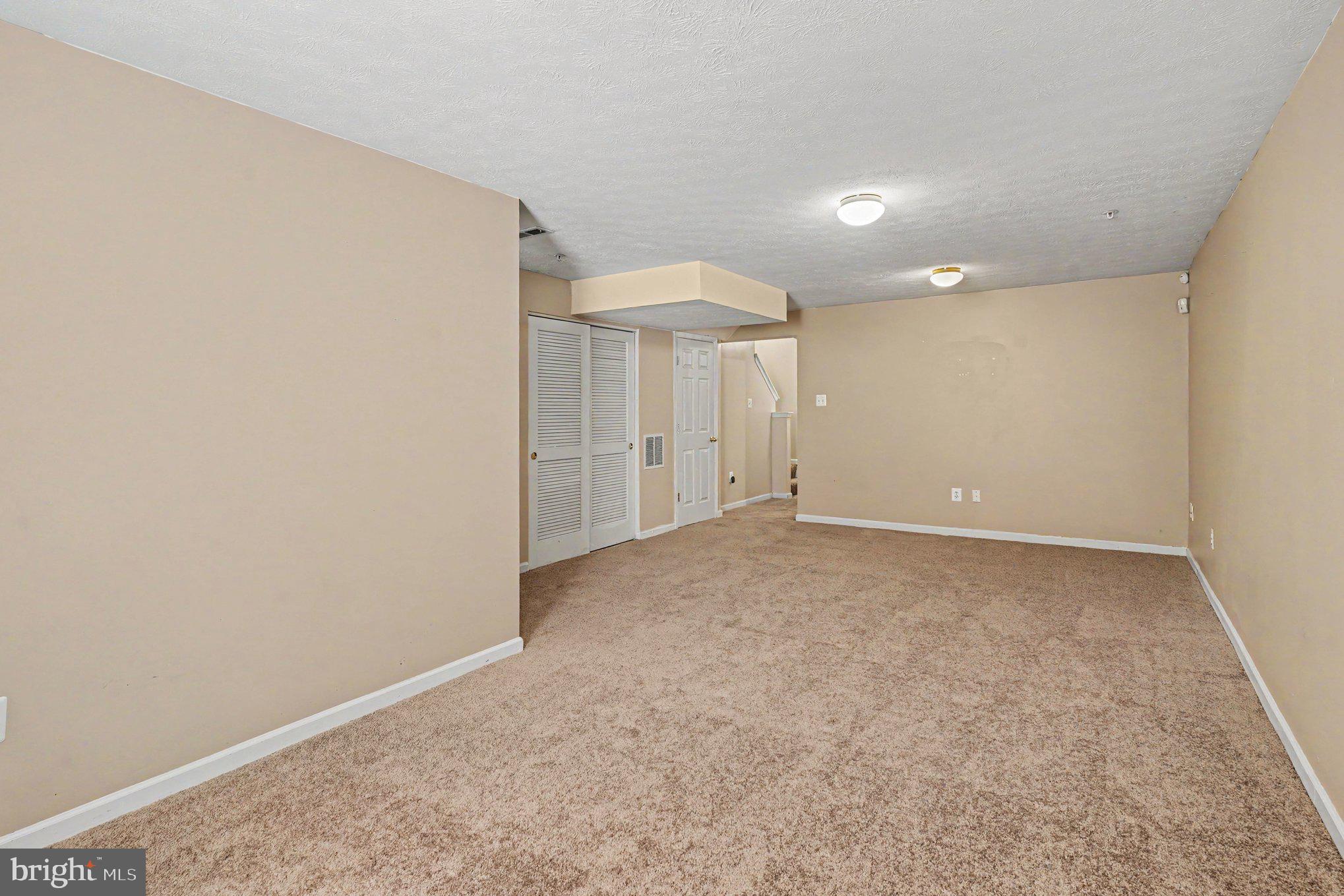SENECA POINTE - Residential
