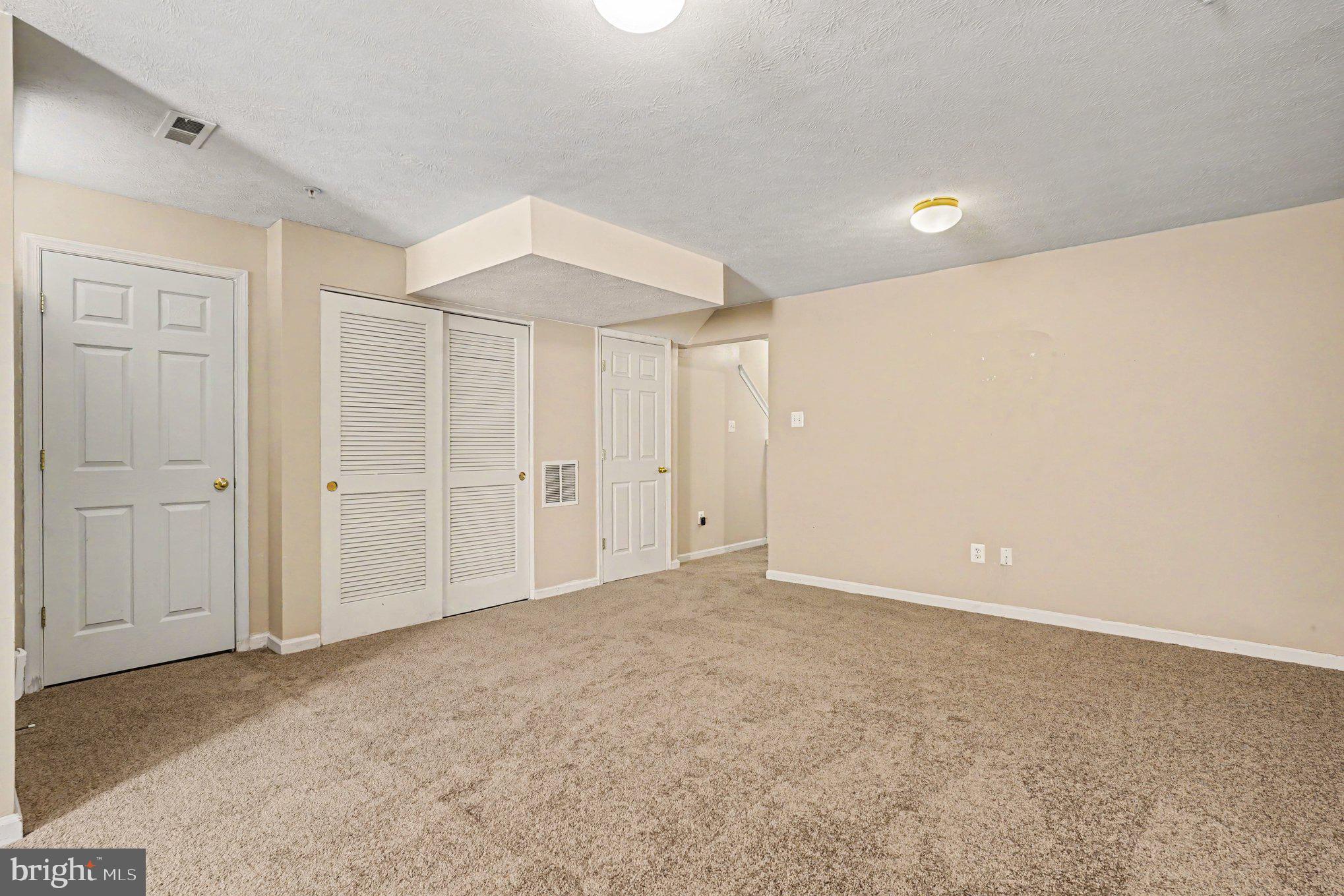 SENECA POINTE - Residential