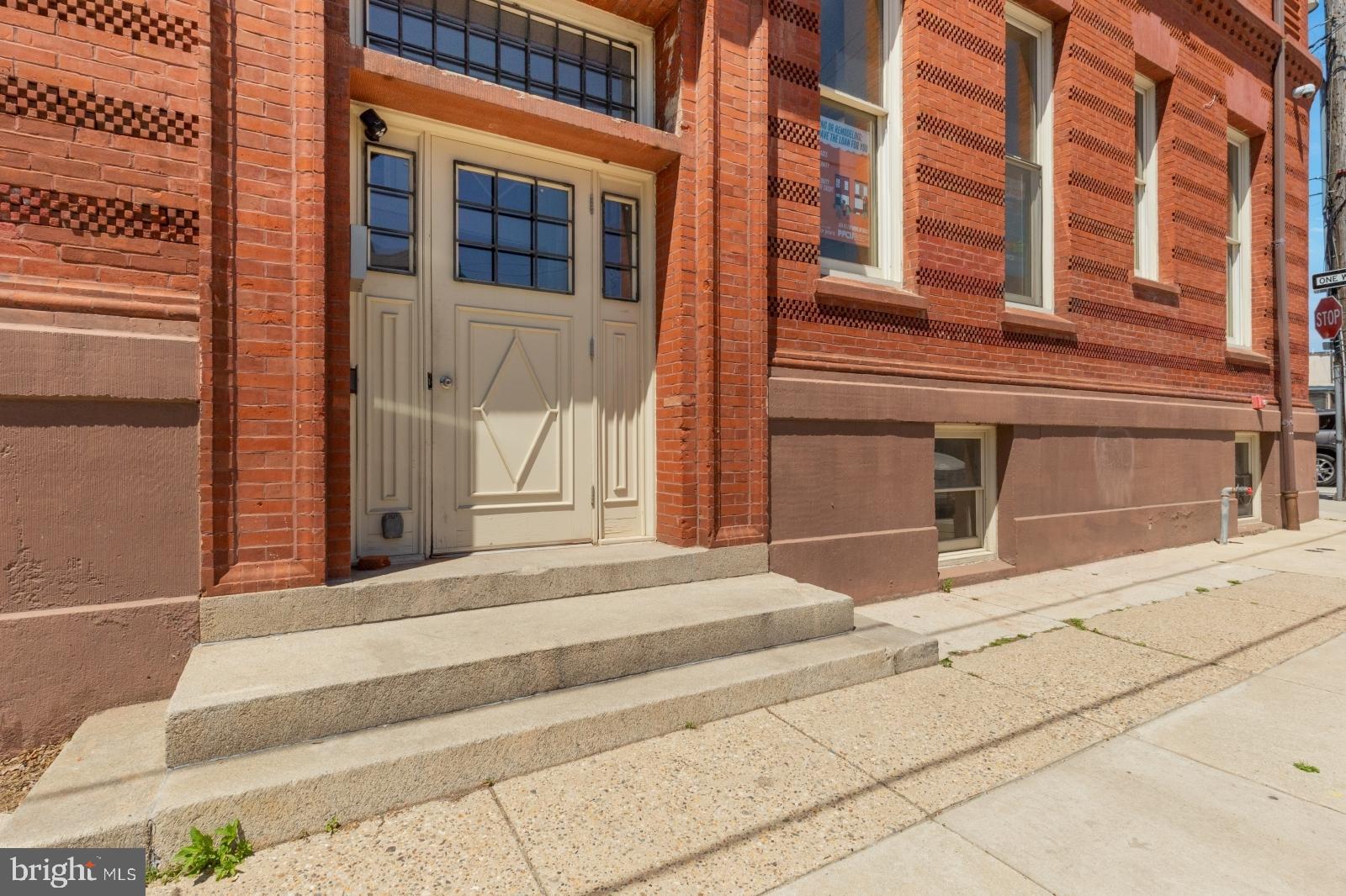 EAST KENSINGTON - Residential Lease