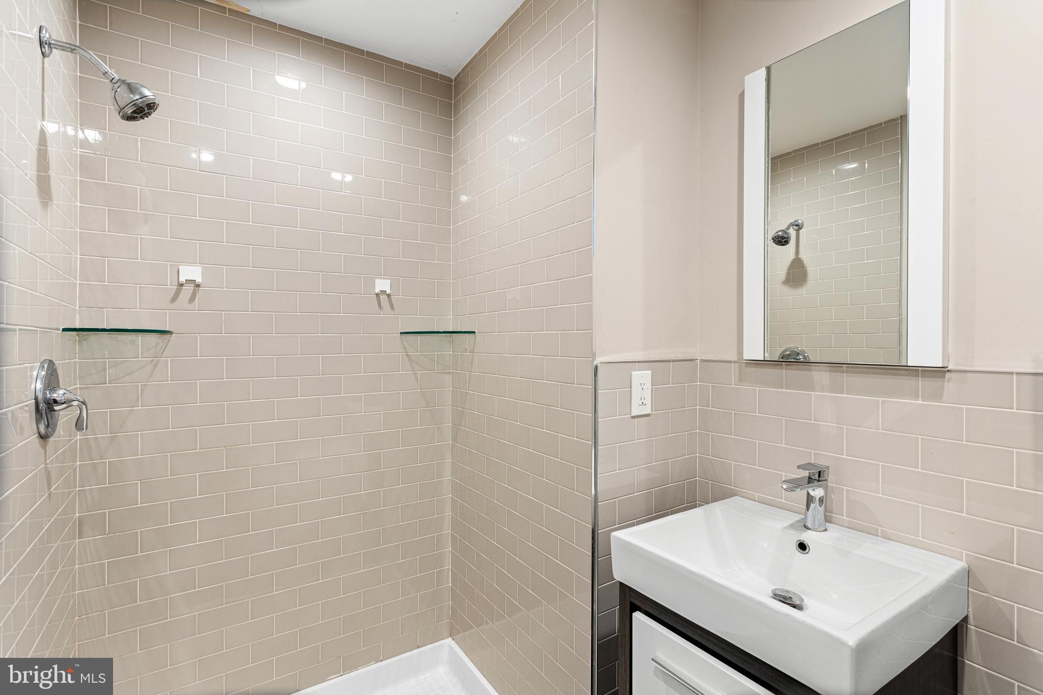 PORT RICHMOND - Residential