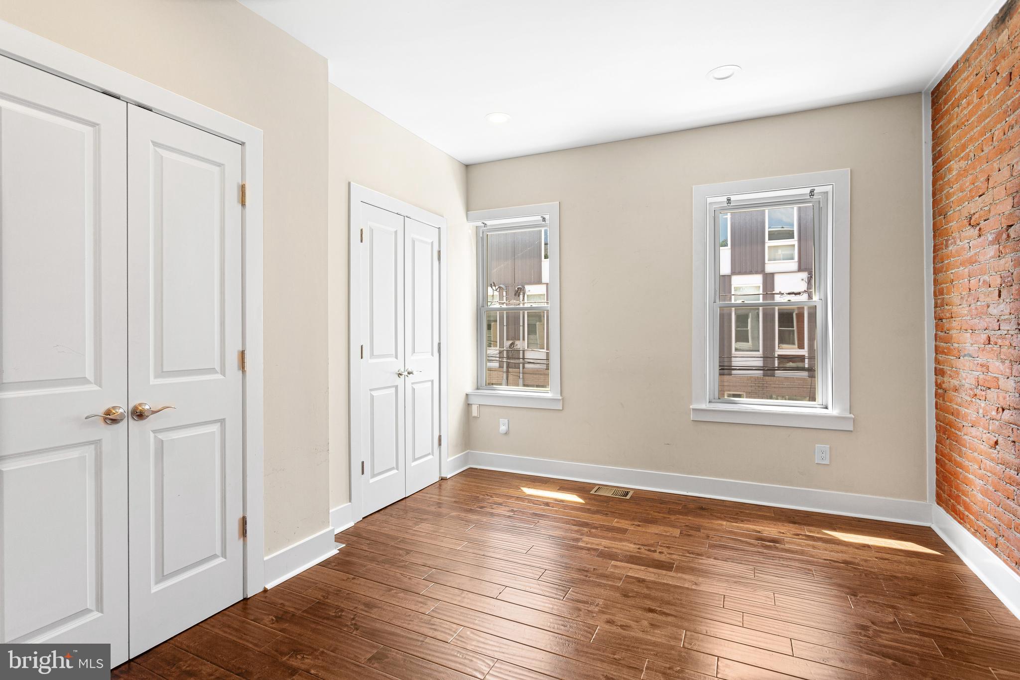 PORT RICHMOND - Residential