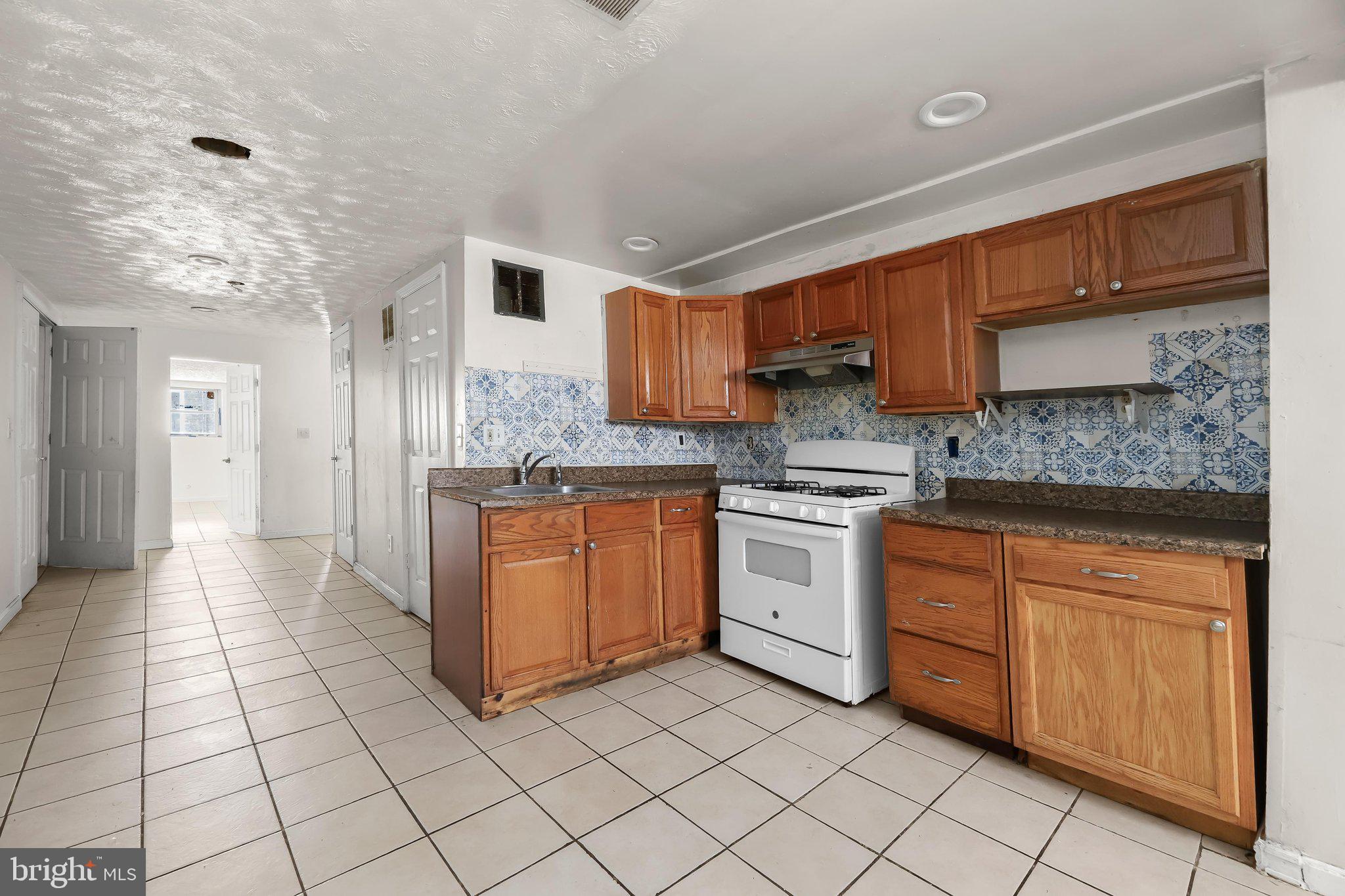 GREEKTOWN - Residential Income