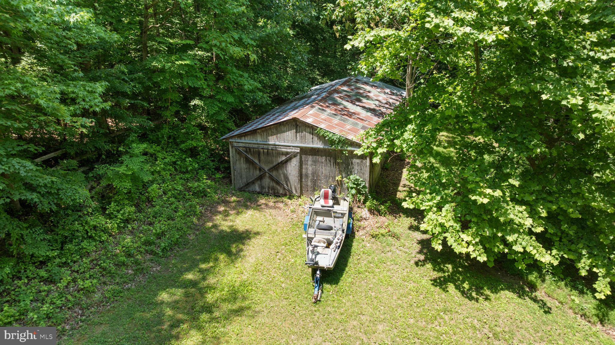 HUNTING CREEK WOODS - Residential