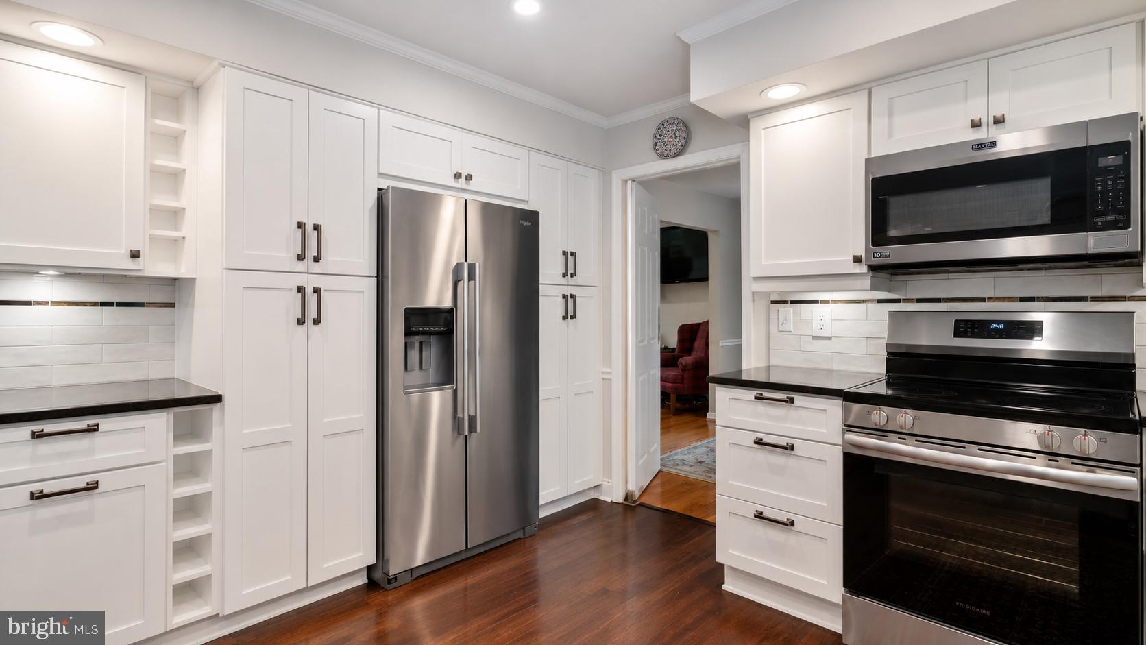 HUNTING CREEK WOODS - Residential