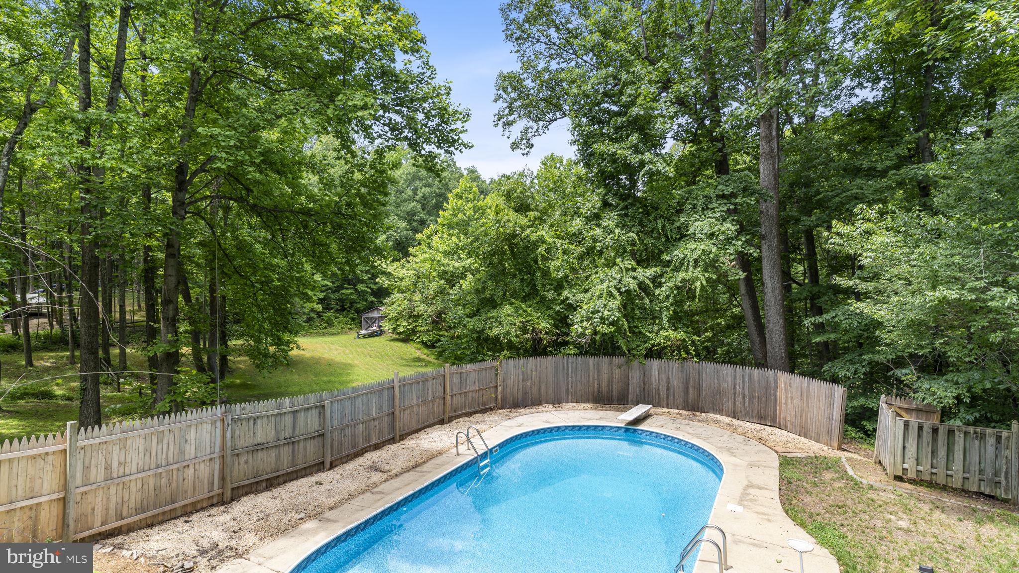 HUNTING CREEK WOODS - Residential
