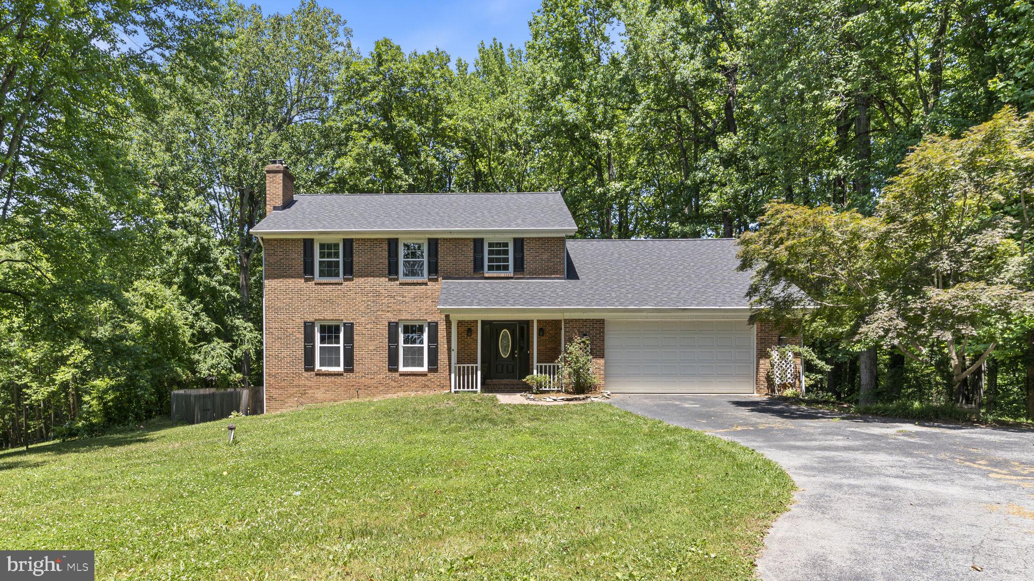 HUNTING CREEK WOODS - Residential