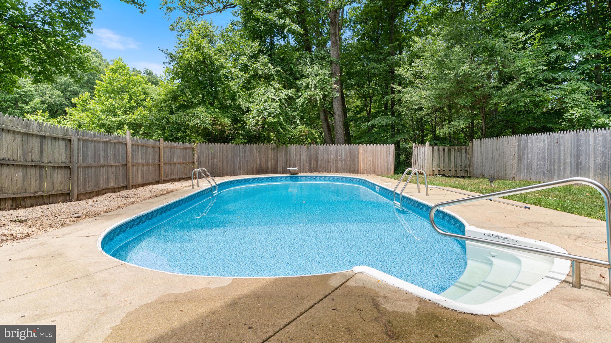 HUNTING CREEK WOODS - Residential