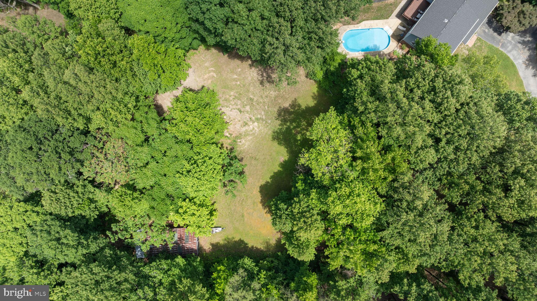 HUNTING CREEK WOODS - Residential