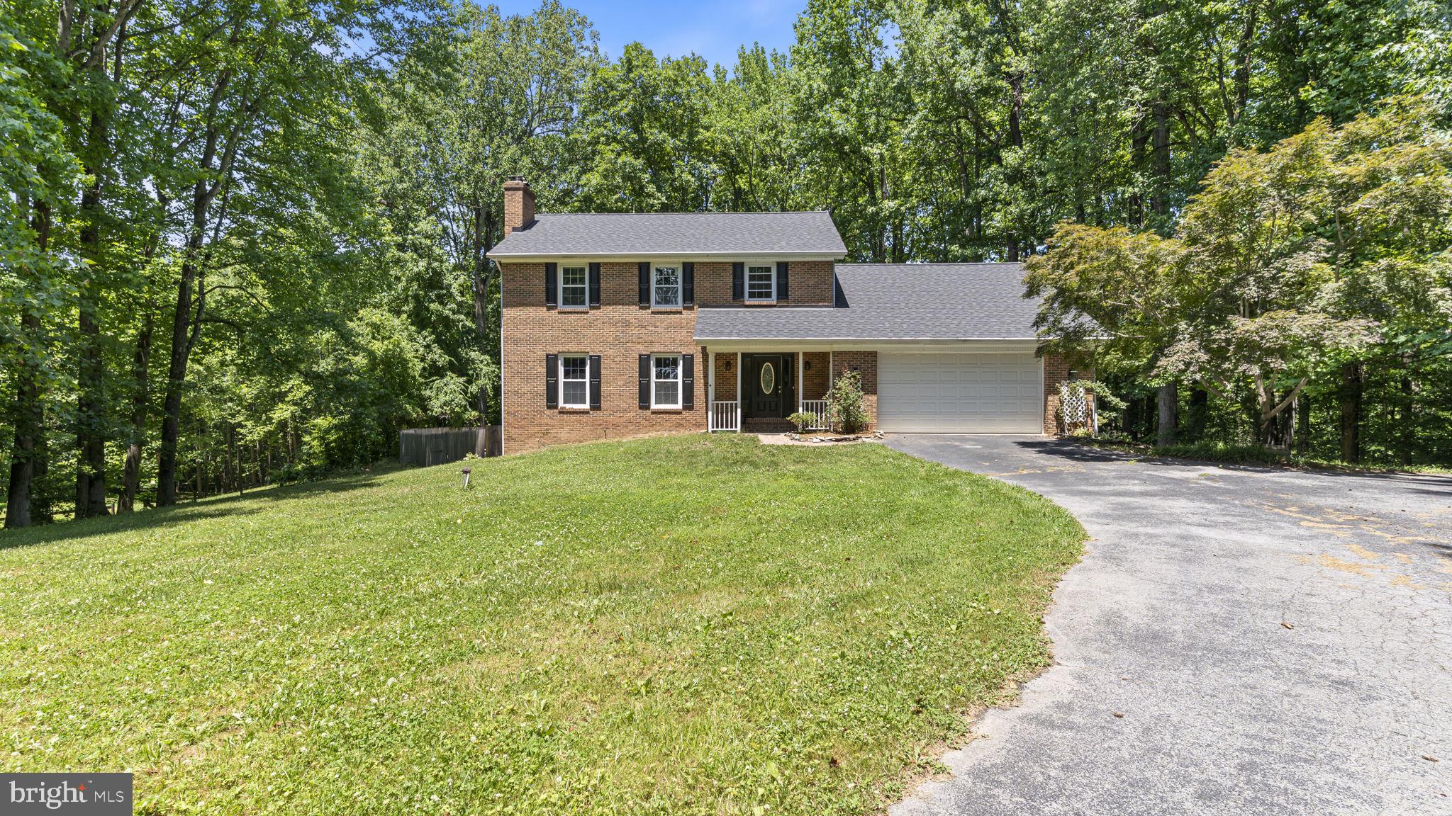 HUNTING CREEK WOODS - Residential