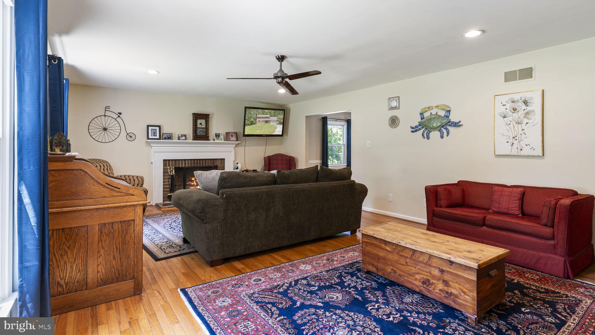 HUNTING CREEK WOODS - Residential