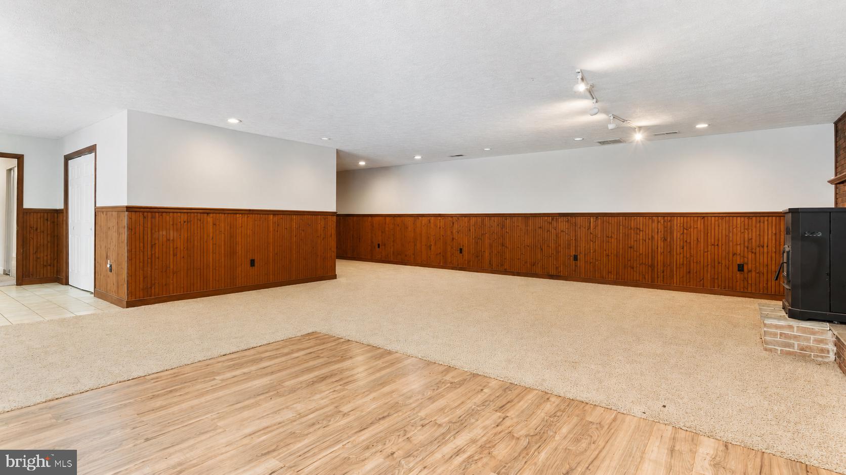 HUNTING CREEK WOODS - Residential