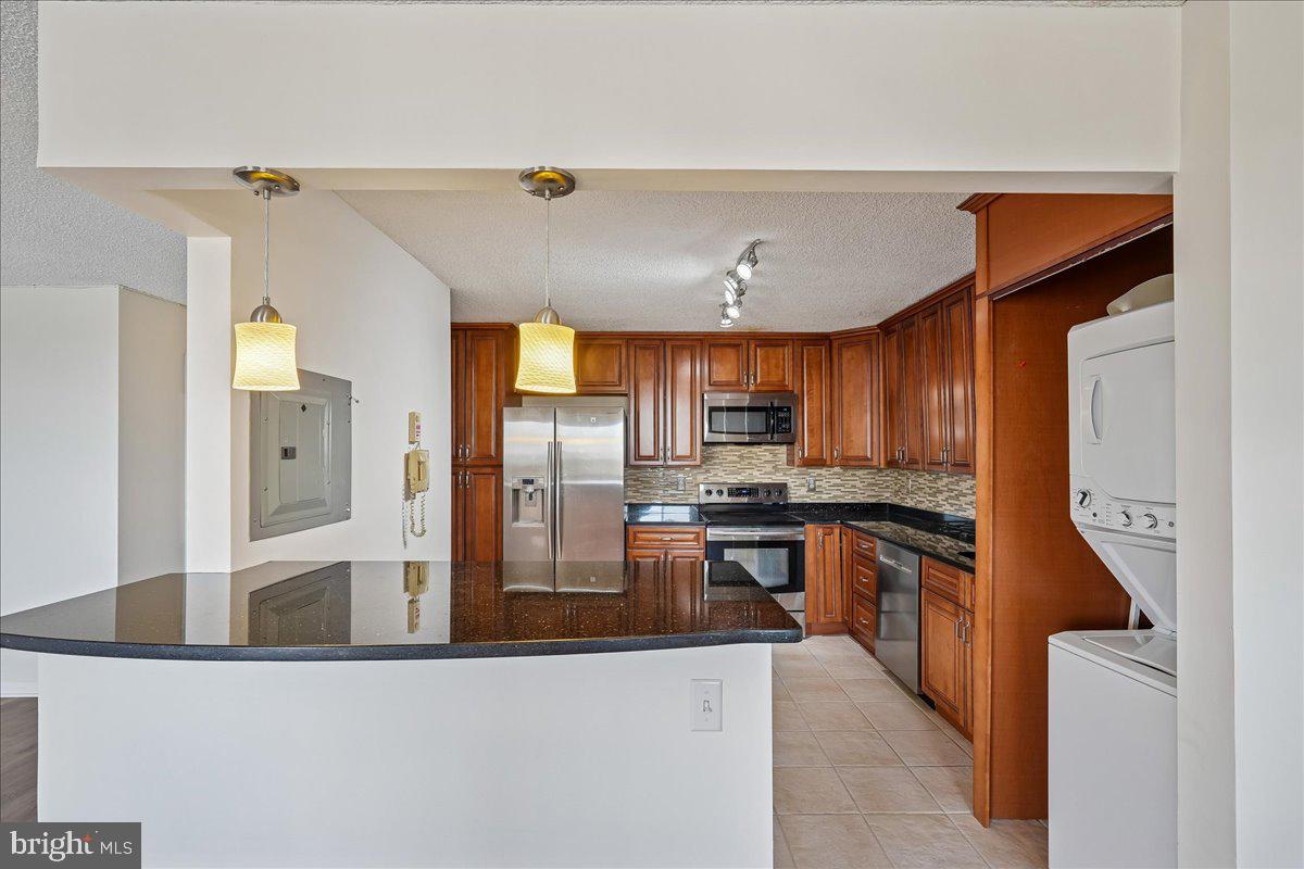 WESTLAKE PARK - Residential