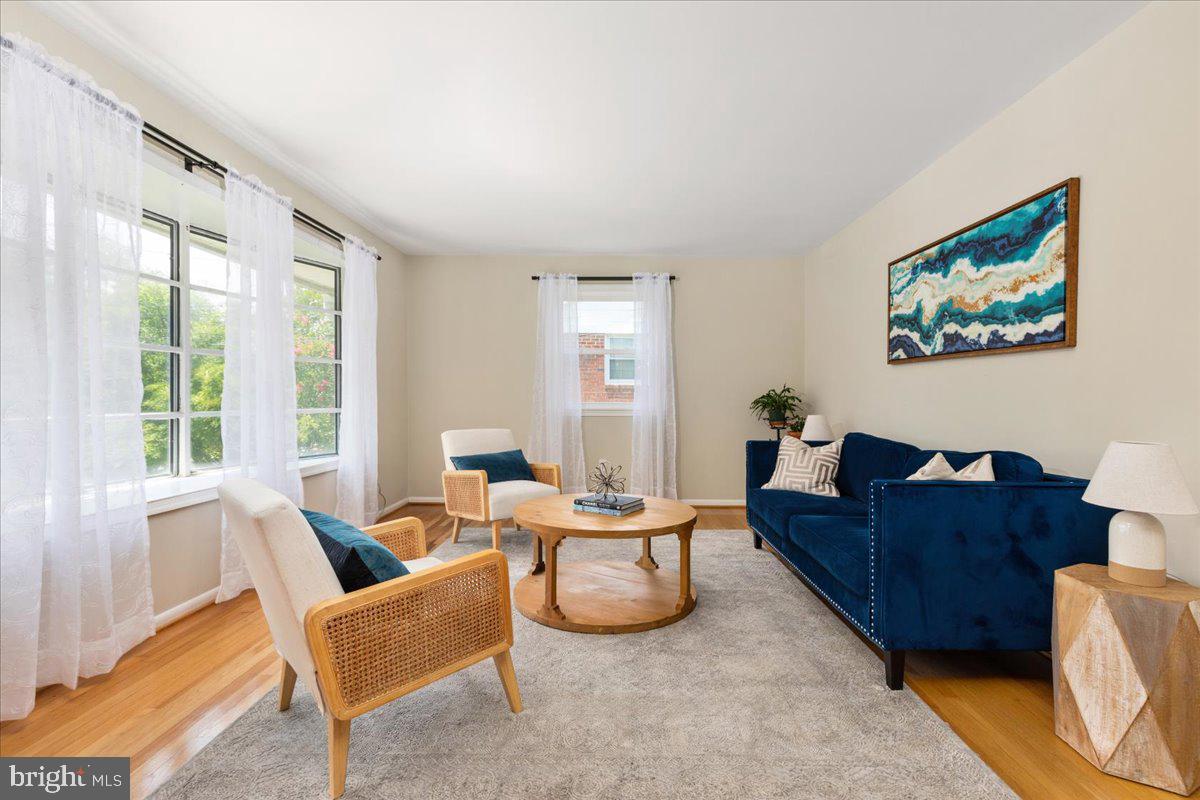 CALVERTON - Residential