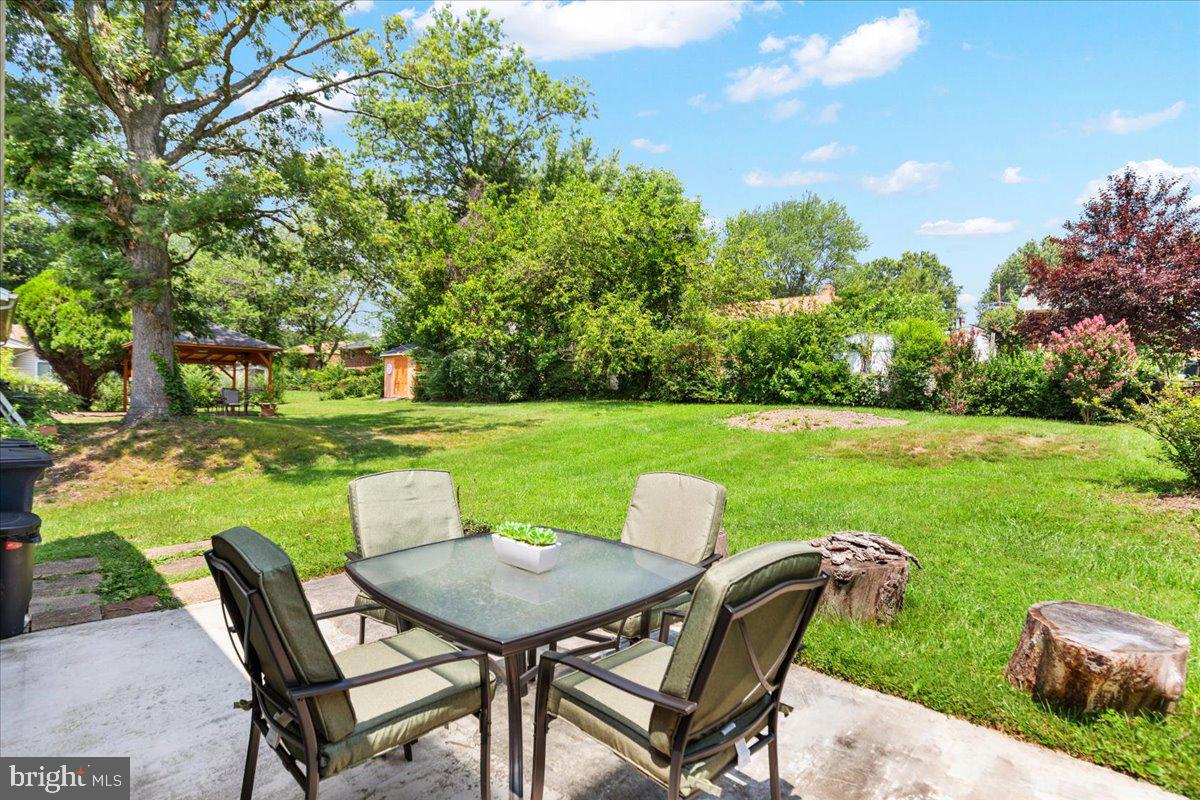 CALVERTON - Residential