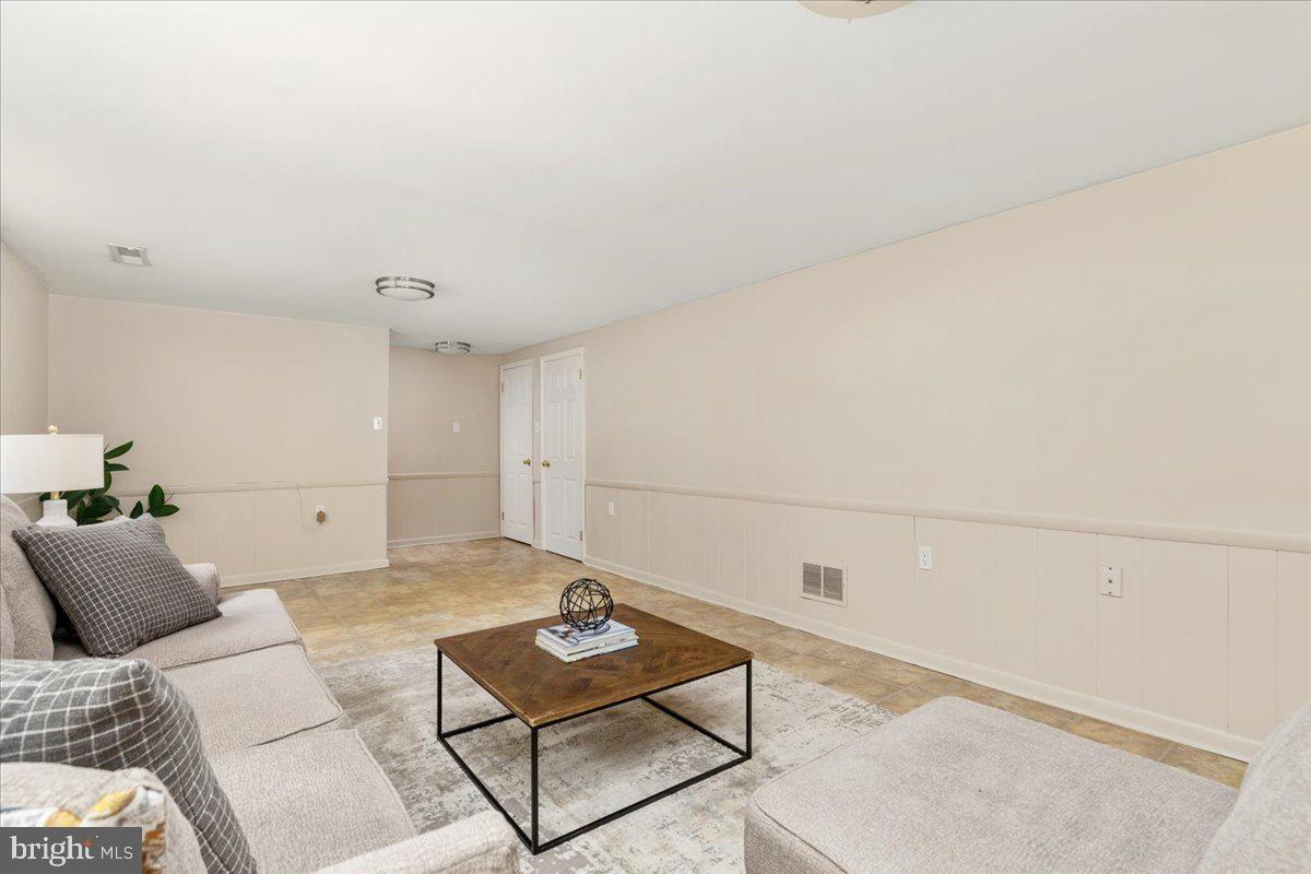 CALVERTON - Residential
