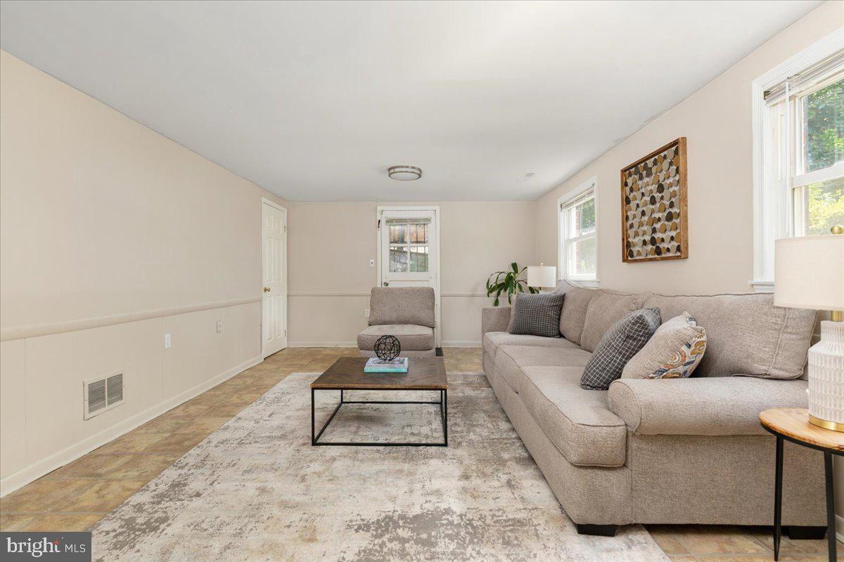 CALVERTON - Residential