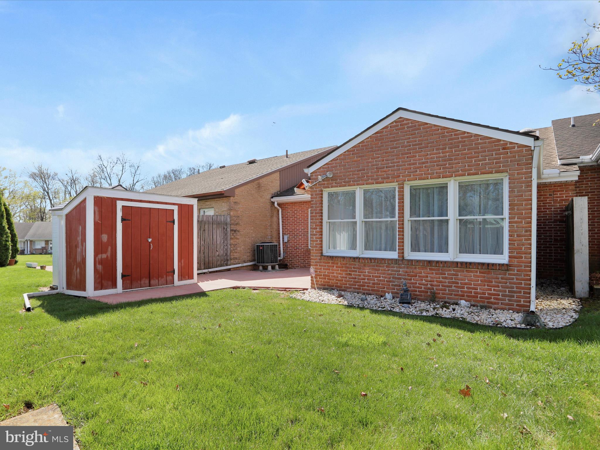 TOWNE OAK VILLAGE - Residential