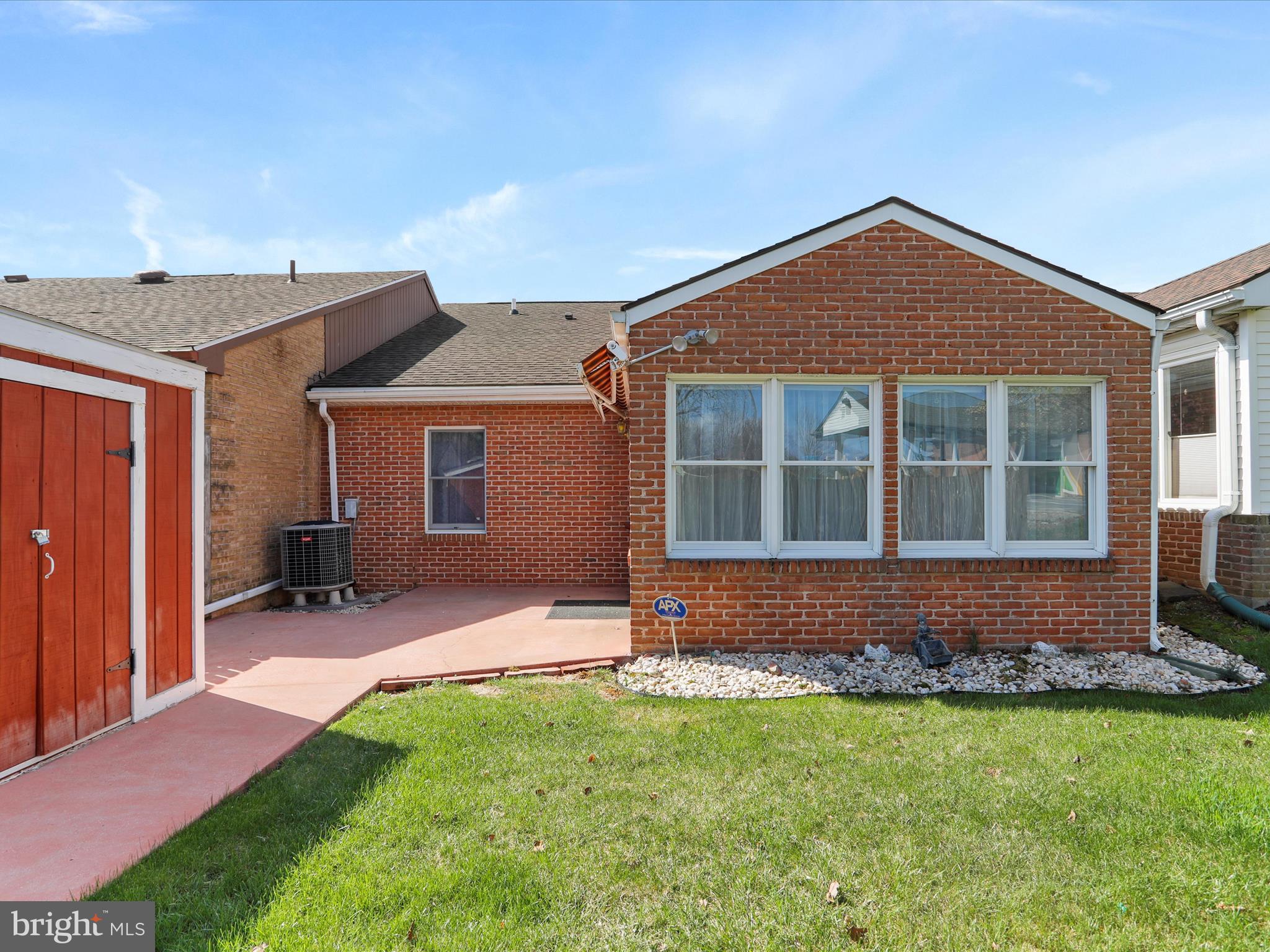 TOWNE OAK VILLAGE - Residential
