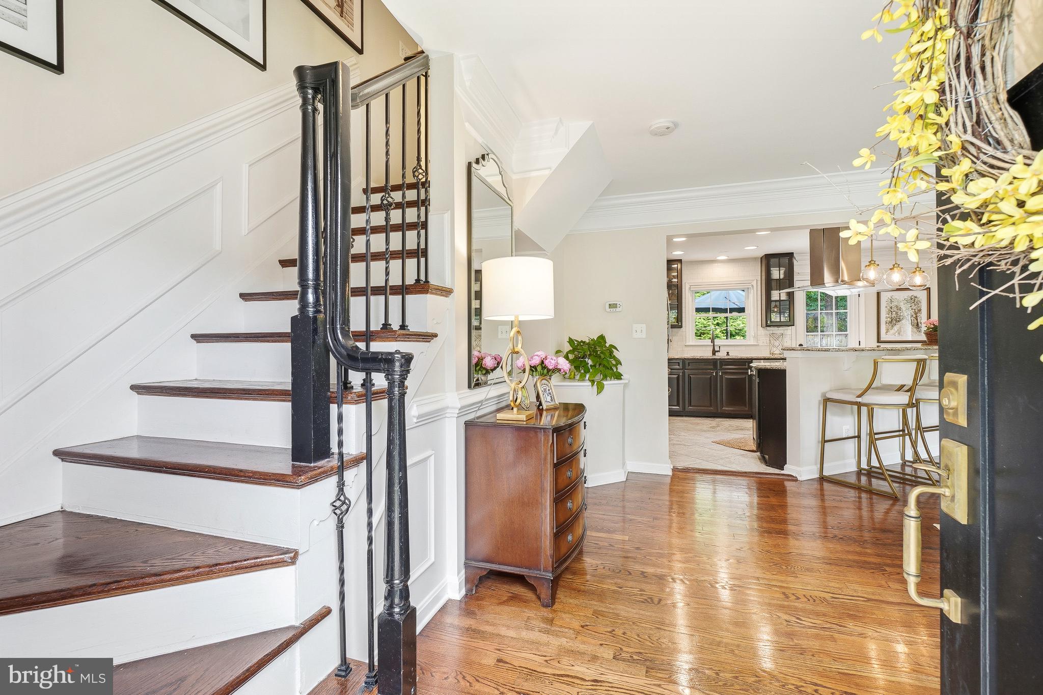 MONTGOMERY SQUARE - Residential
