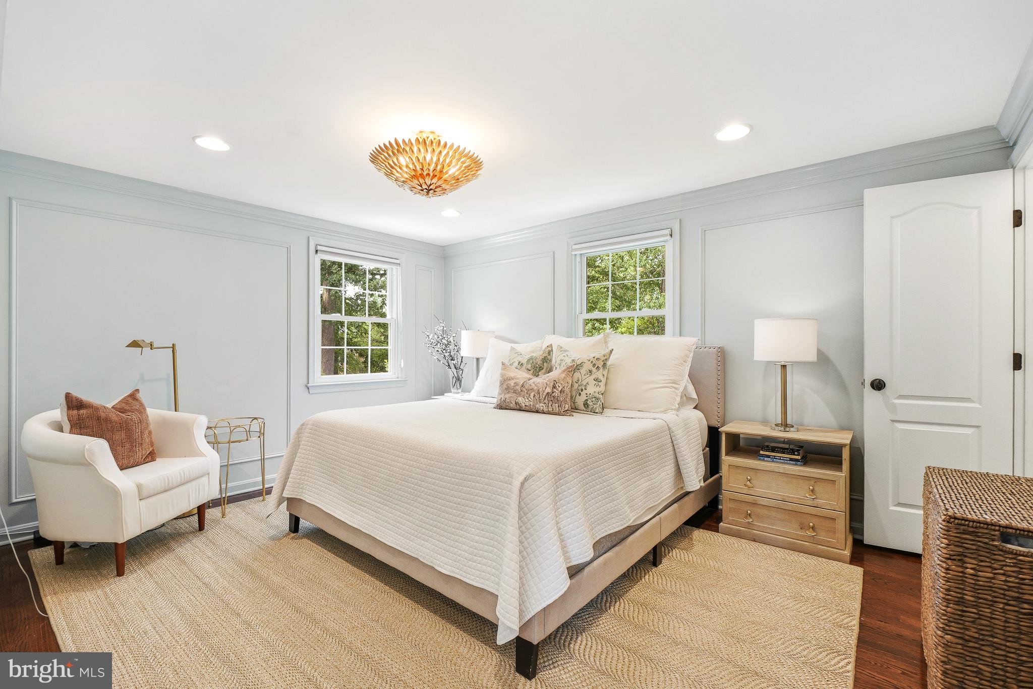 MONTGOMERY SQUARE - Residential