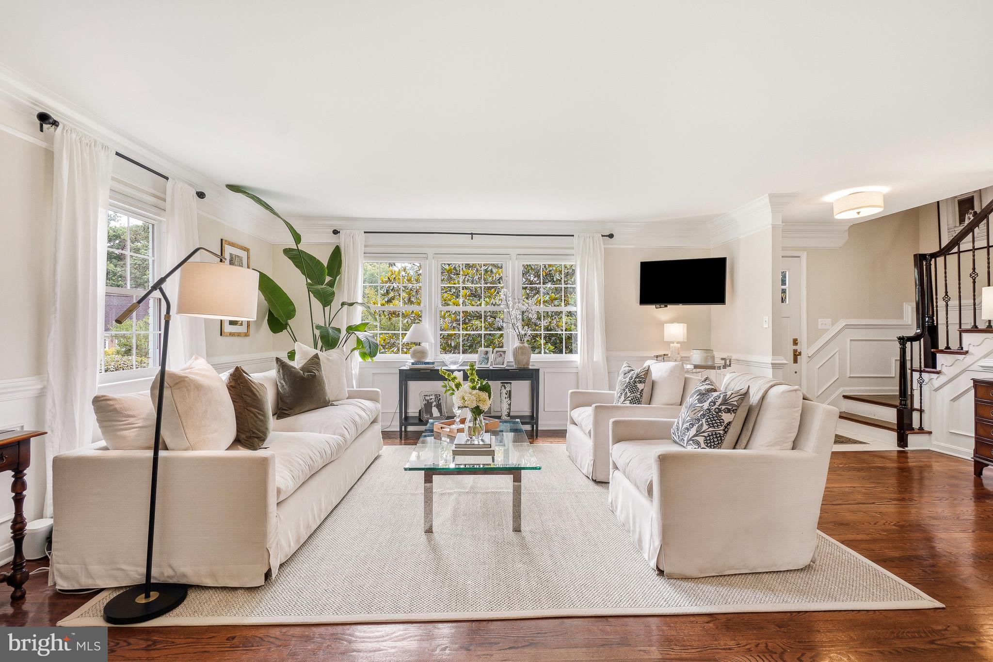MONTGOMERY SQUARE - Residential
