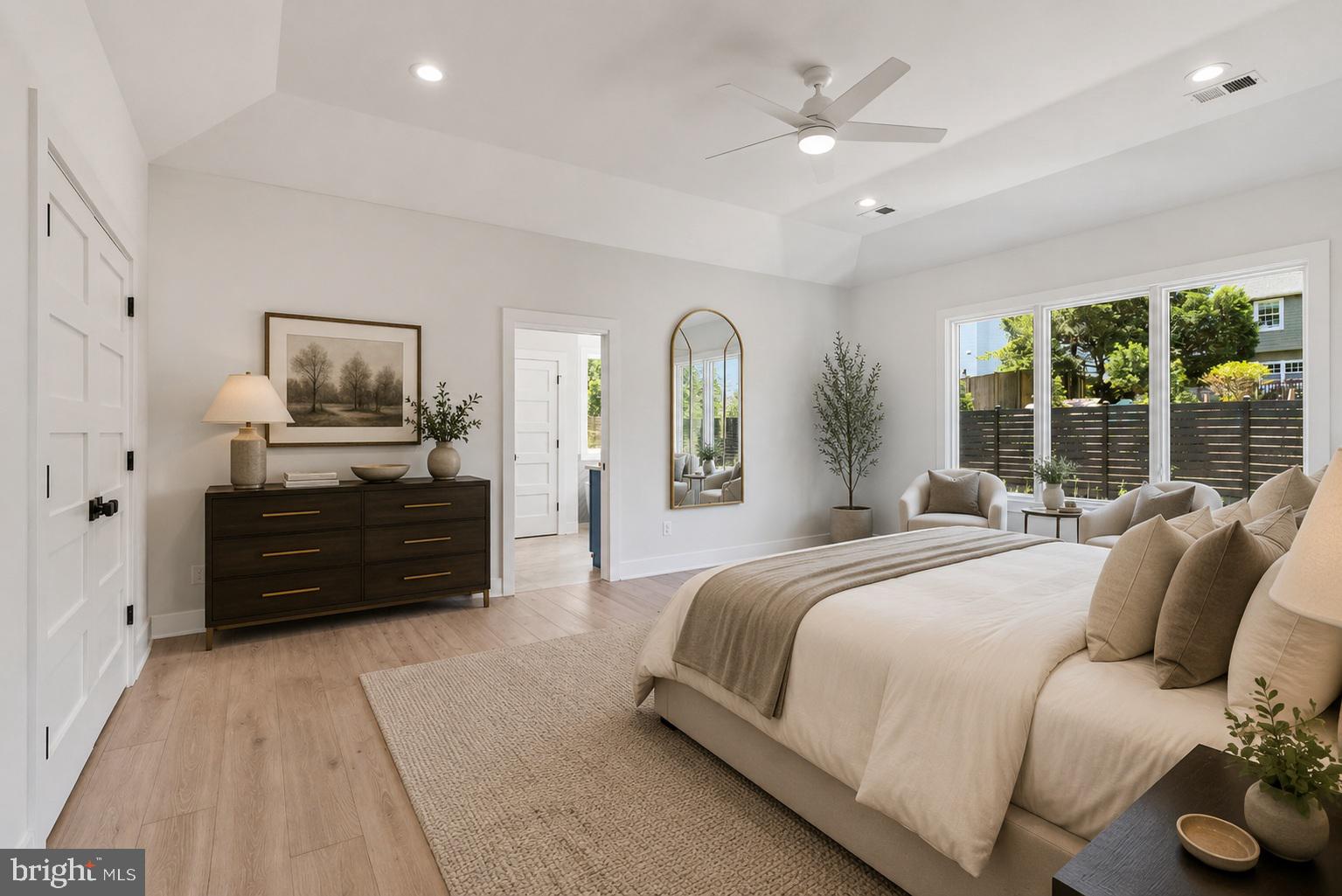 COUNTRY CLUB - Residential