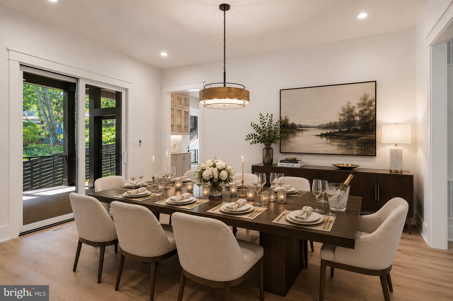 COUNTRY CLUB - Residential