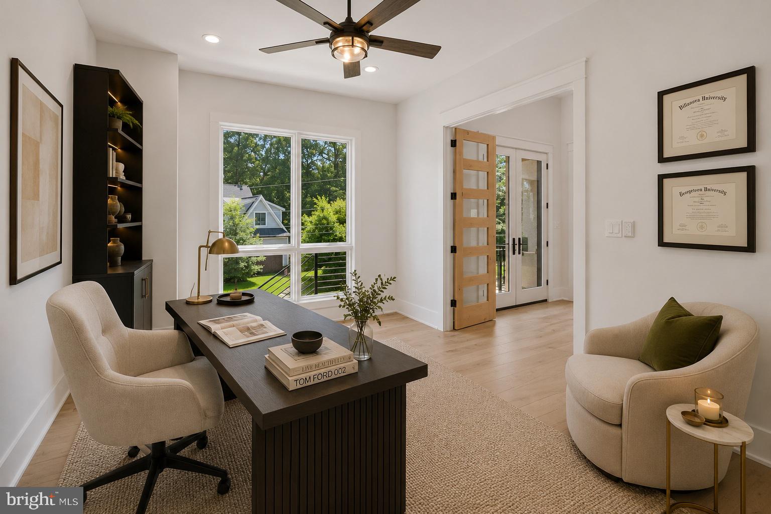 COUNTRY CLUB - Residential