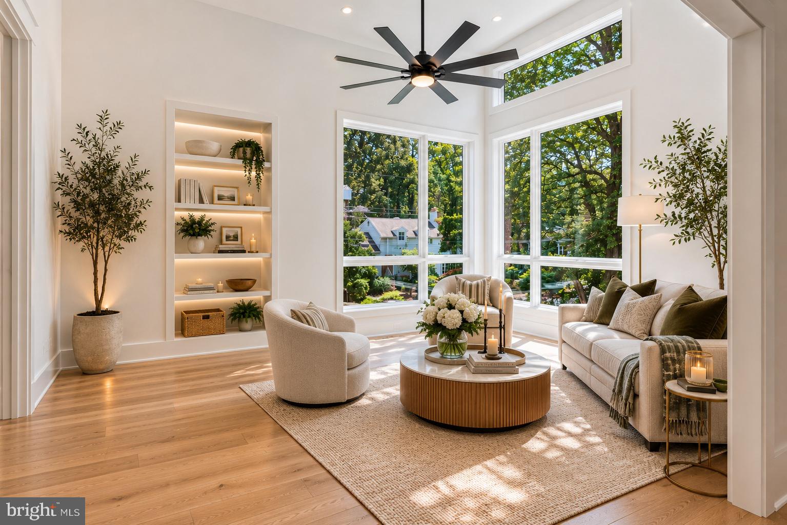 COUNTRY CLUB - Residential